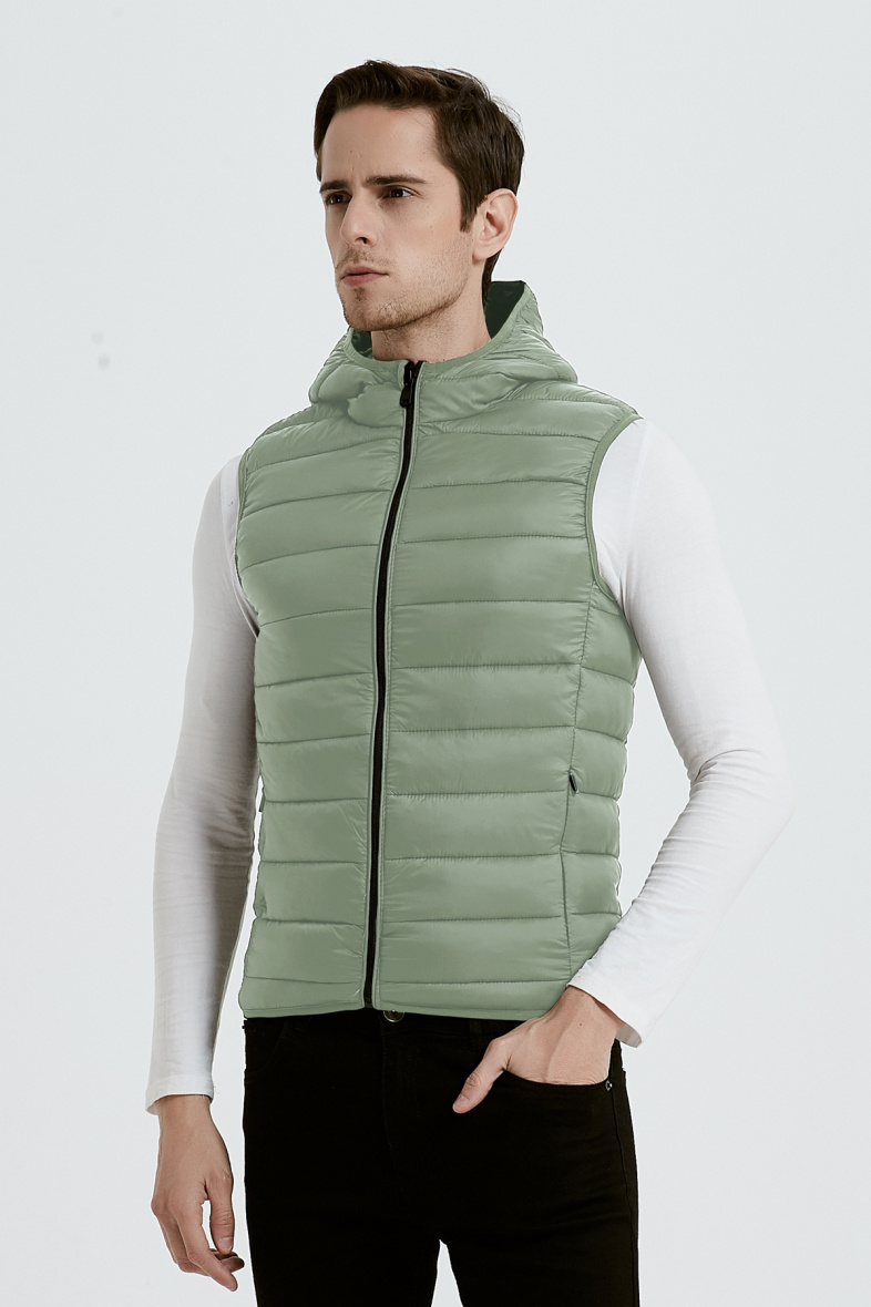 Großhändler KYMAXX - Kurze, gerade, ärmellose Daunenjacke mit gesteppten Streifen