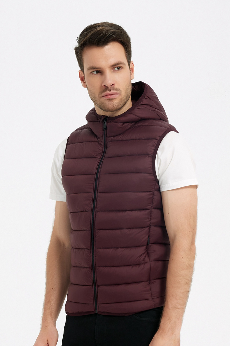 Großhändler KYMAXX - Kurze, gerade, ärmellose Daunenjacke mit gesteppten Streifen