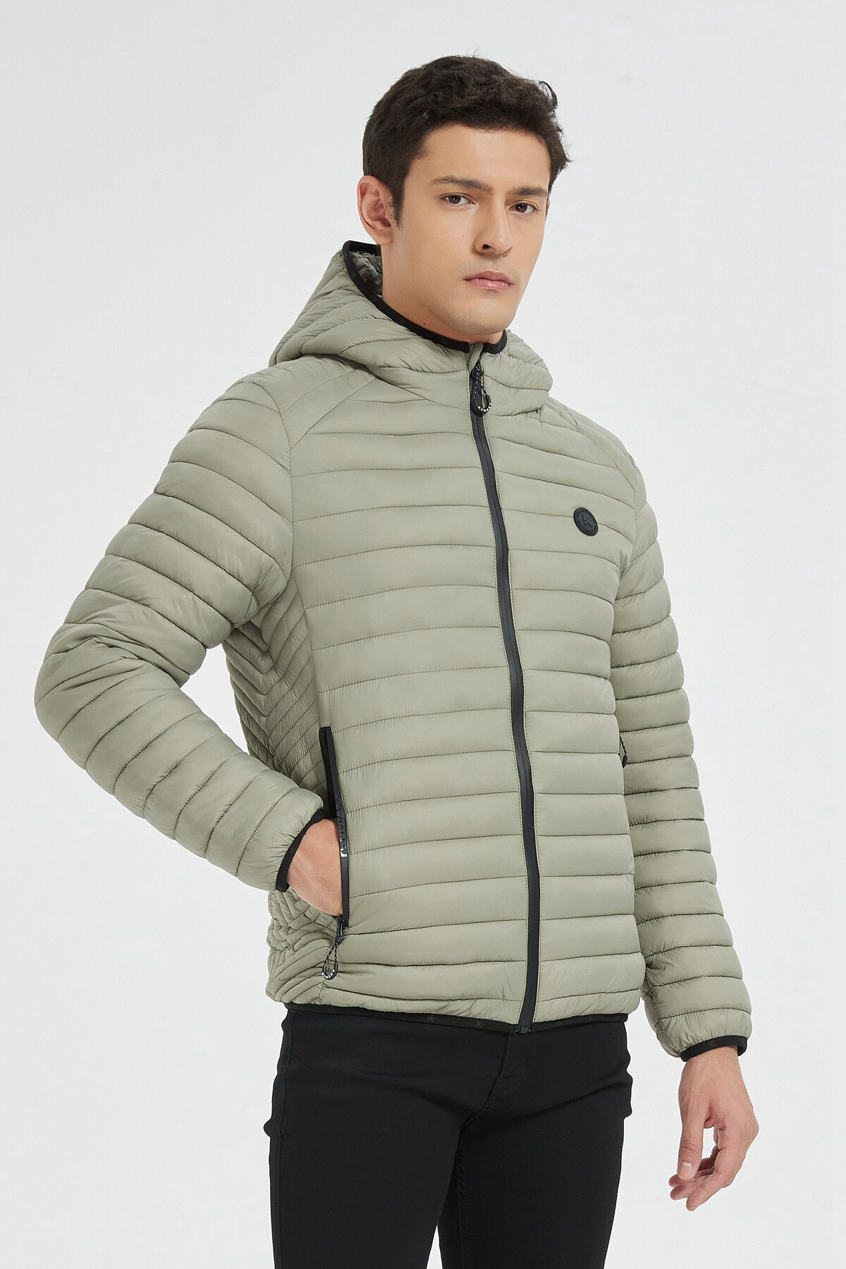 Wholesaler KYMAXX - Lightweight mid-season down jacket, straight cut, fixed hood