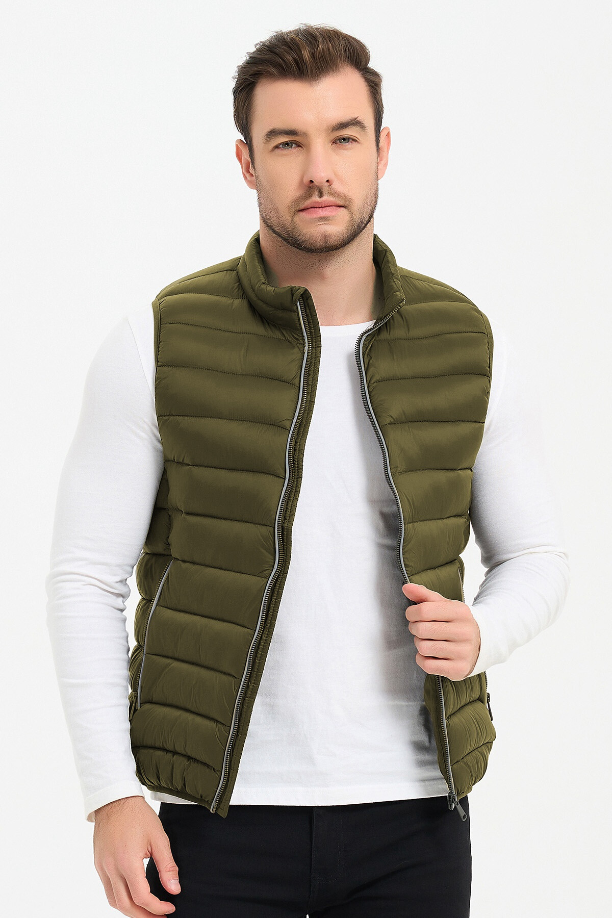 Wholesaler KYMAXX - Sleeveless down jacket Model mid-season light and compact