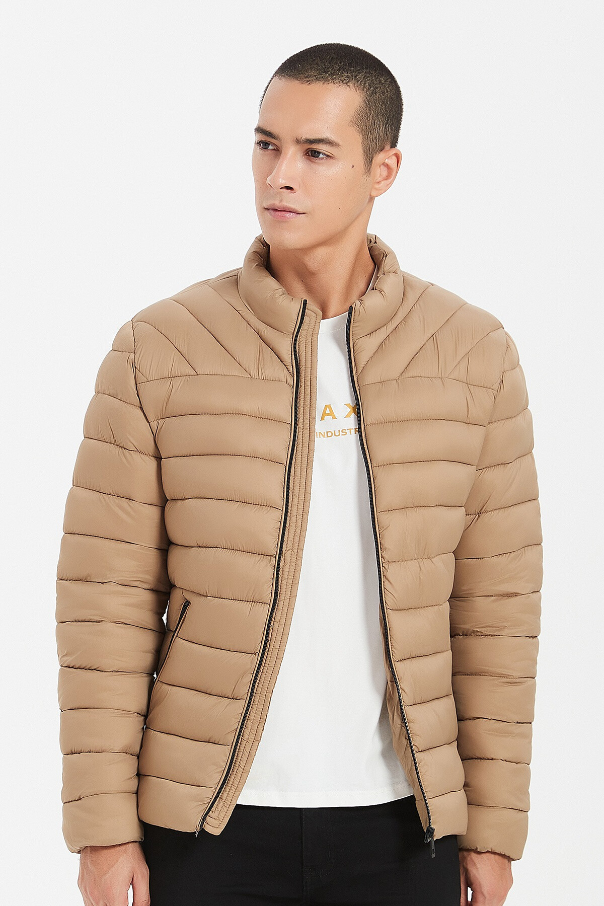 Wholesaler KYMAXX - Sleeveless down jacket Model mid-season light and compact