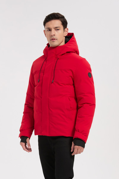 Mayorista KYMAXX - Parka roja para hombre con capucha Mayorista KYMAXX - Parka roja para hombre con capucha