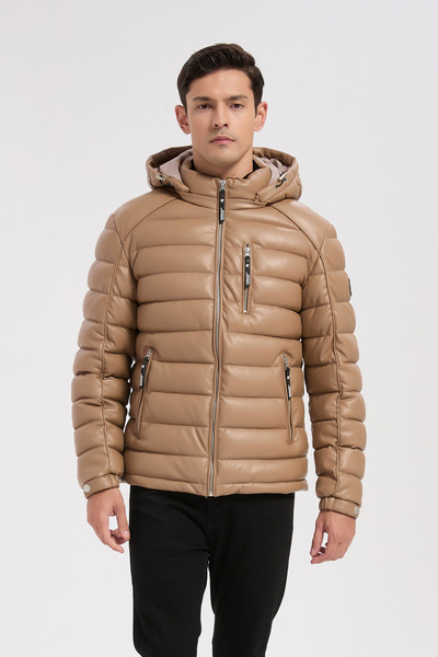 Mayorista KYMAXX - Chaqueta acolchada beige para hombre con aspecto de cuero Mayorista KYMAXX - Chaqueta acolchada beige para hombre con aspecto de cuero