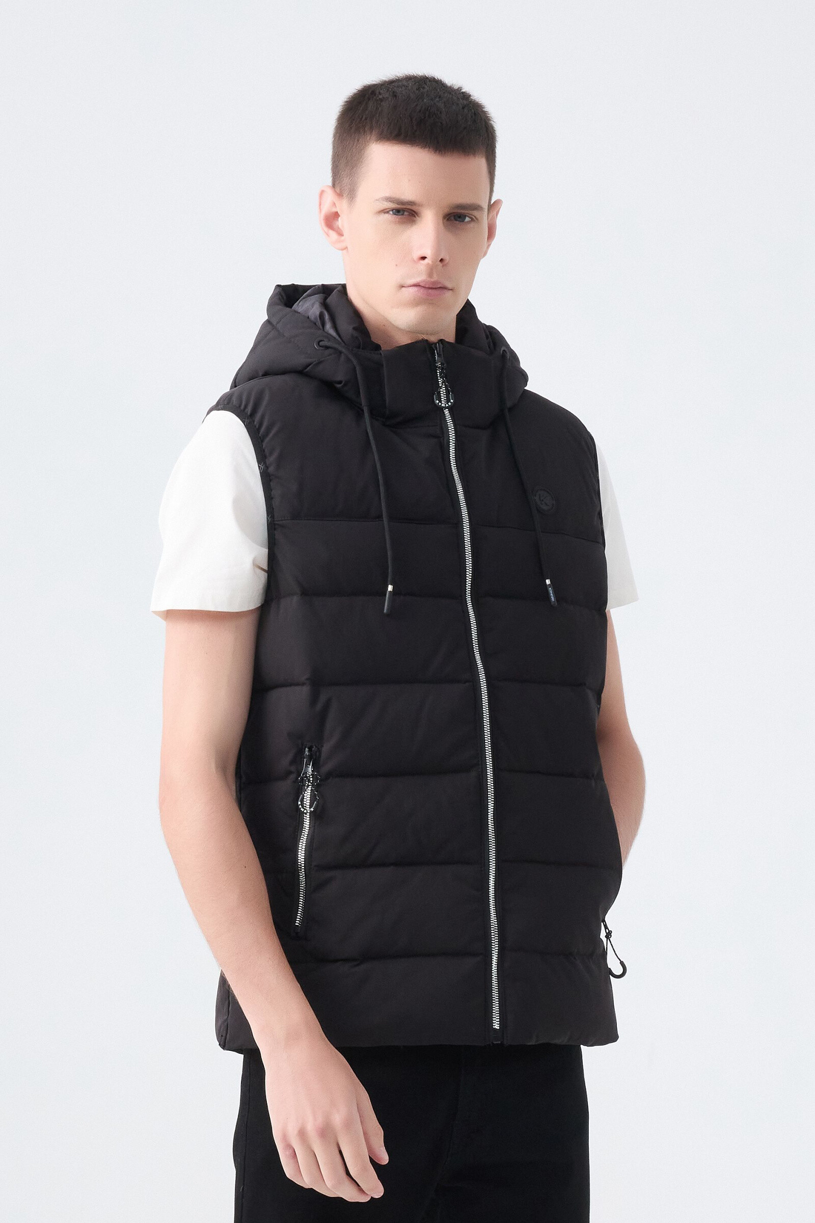 Wholesaler KYMAXX - Sleeveless down jacket Model mid-season light and compact