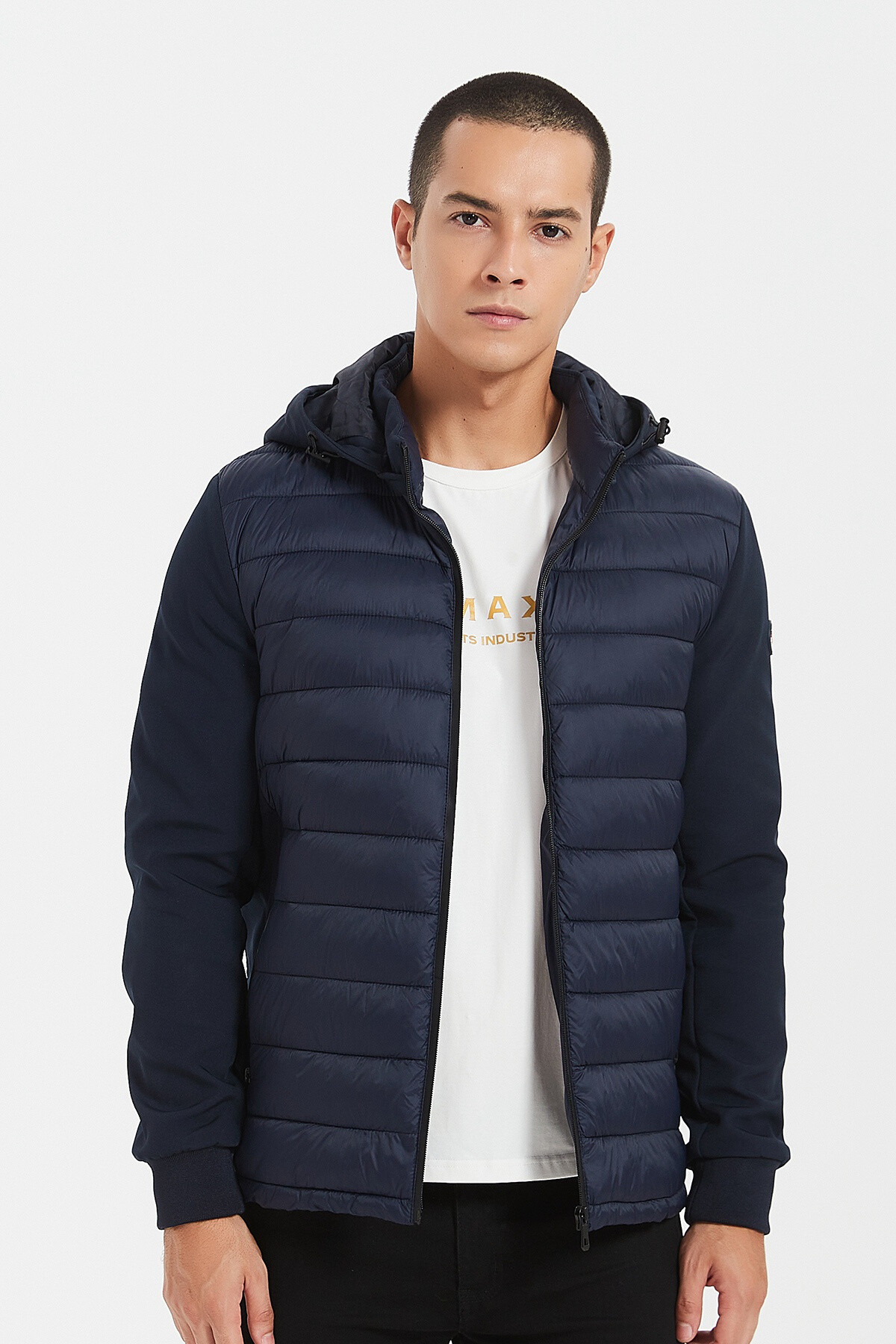 Wholesaler KYMAXX - Sleeveless down jacket Model mid-season light and compact