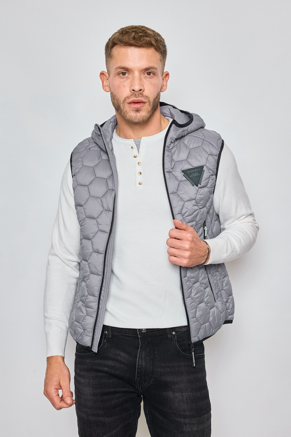 Wholesaler KYMAXX - Light and compact sleeveless jacket