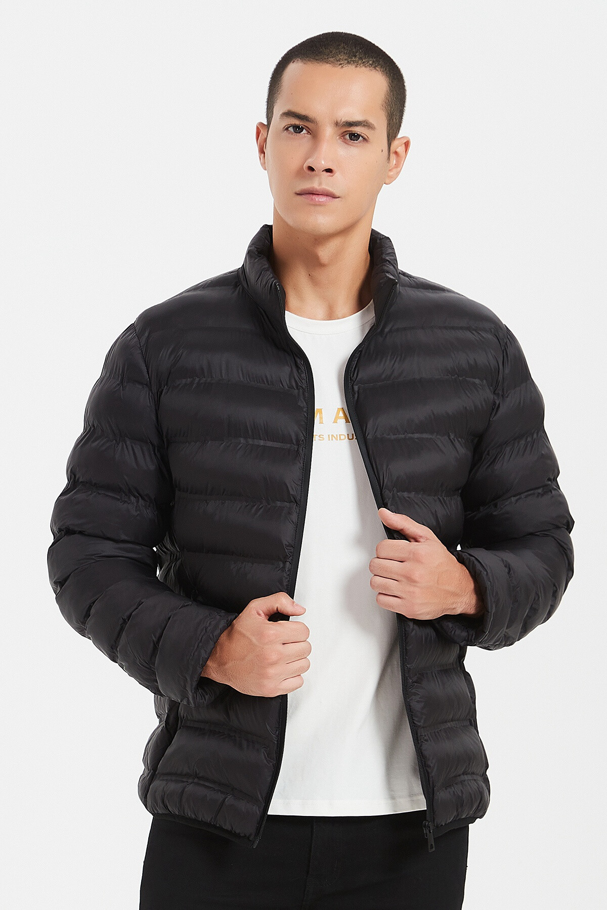 Wholesaler KYMAXX - Sleeveless down jacket Model mid-season light and compact