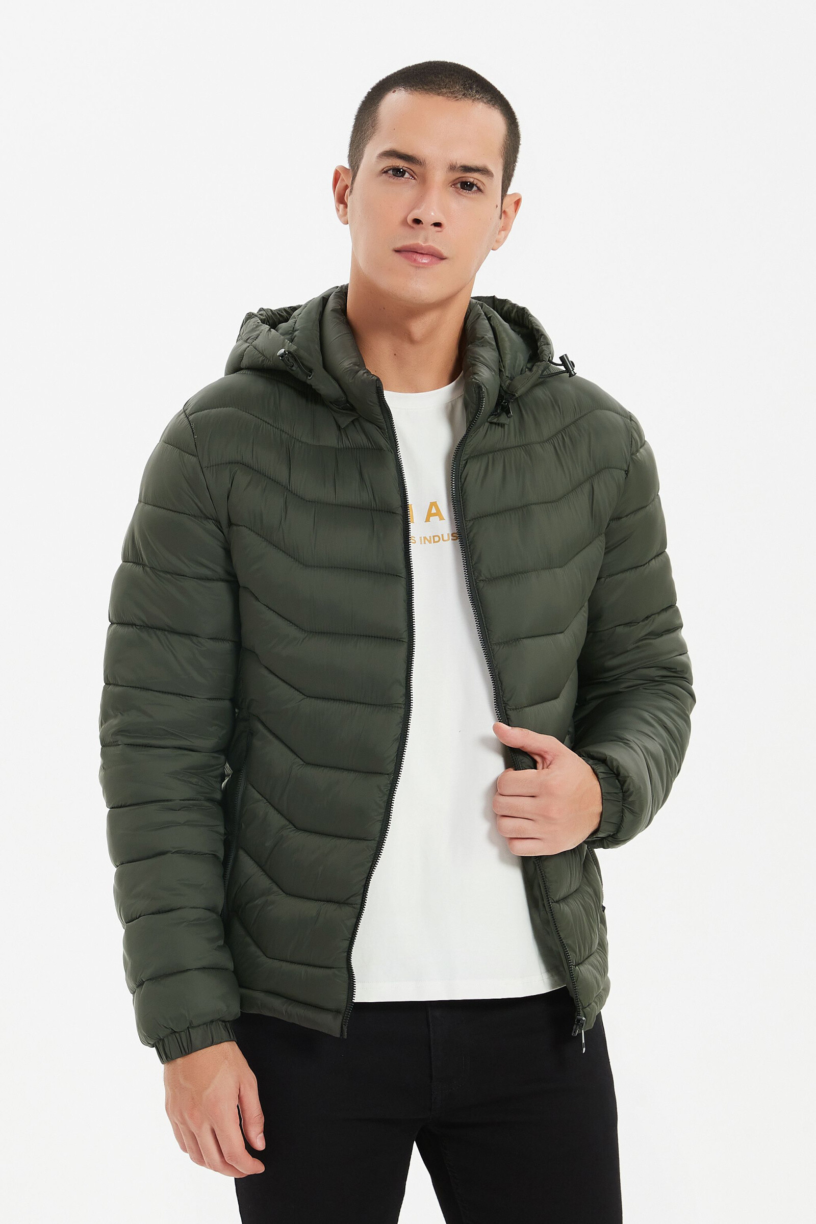 Wholesaler KYMAXX - Men's mid-season jacket short cut adjusted
