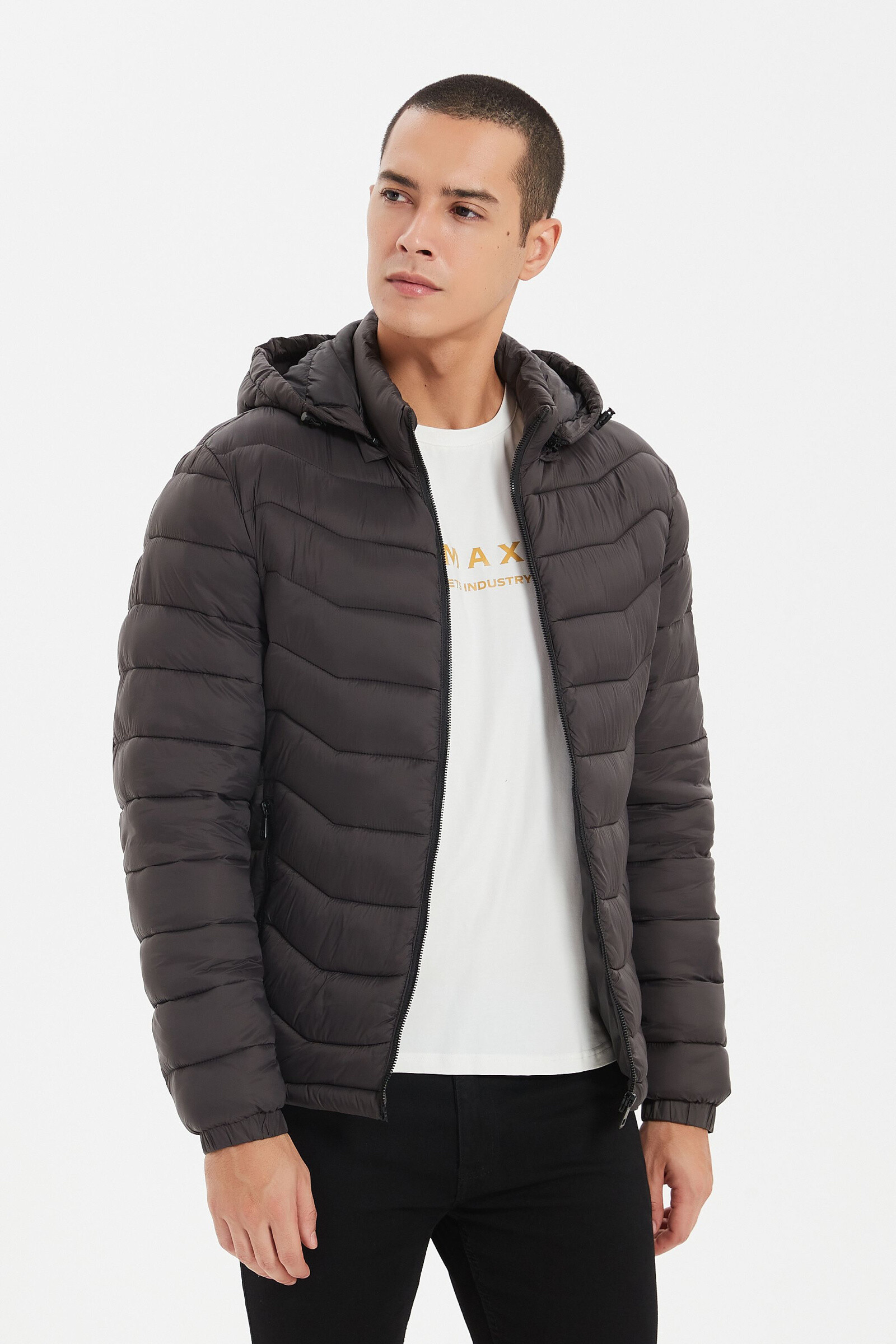 Wholesaler KYMAXX - Men's mid-season jacket short cut adjusted
