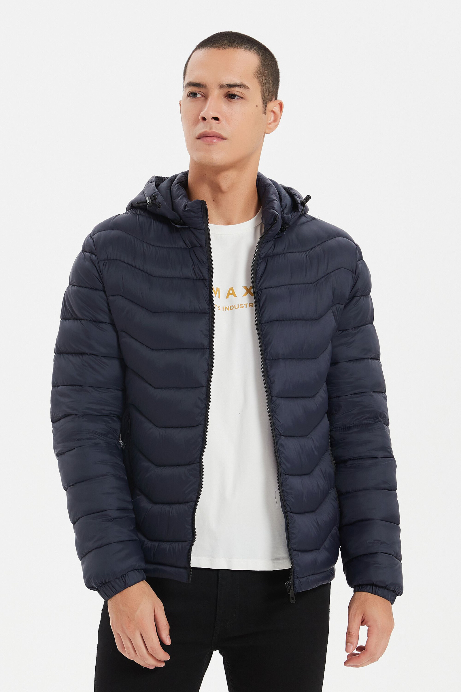 Wholesaler KYMAXX - Men's mid-season jacket short cut adjusted
