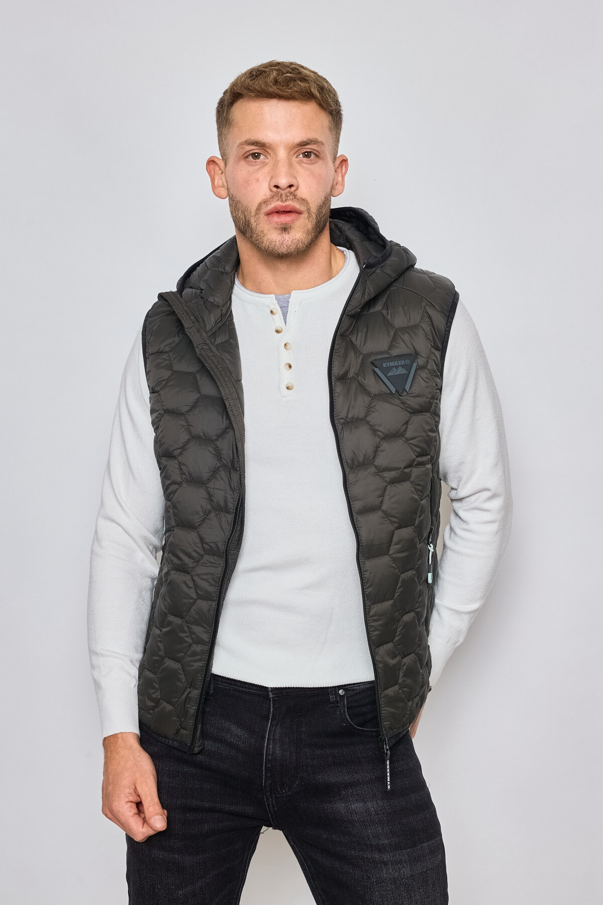 Wholesaler KYMAXX - Light and compact sleeveless jacket