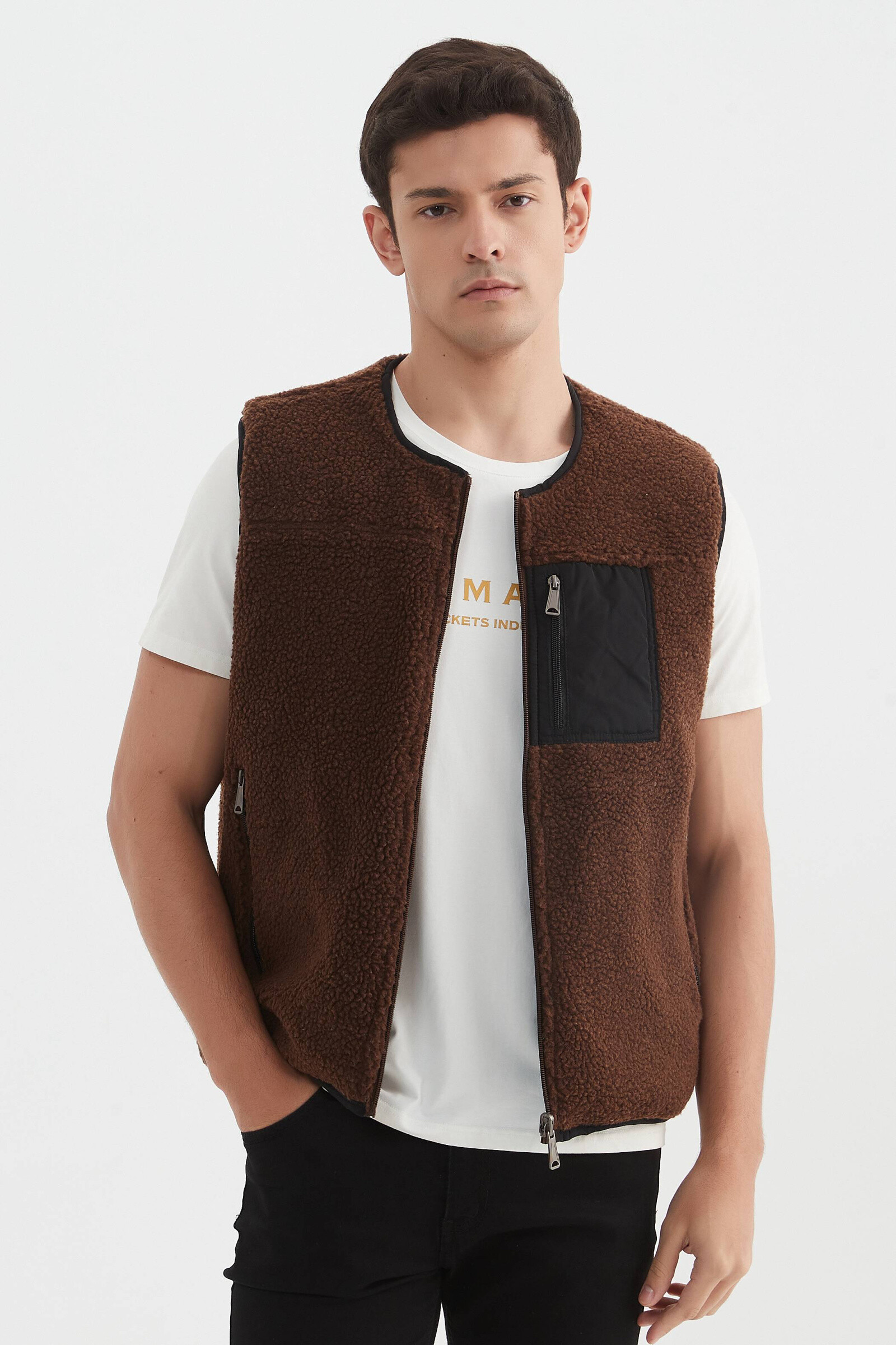 Wholesaler KYMAXX - Reversible vest. One side jacket one storm face