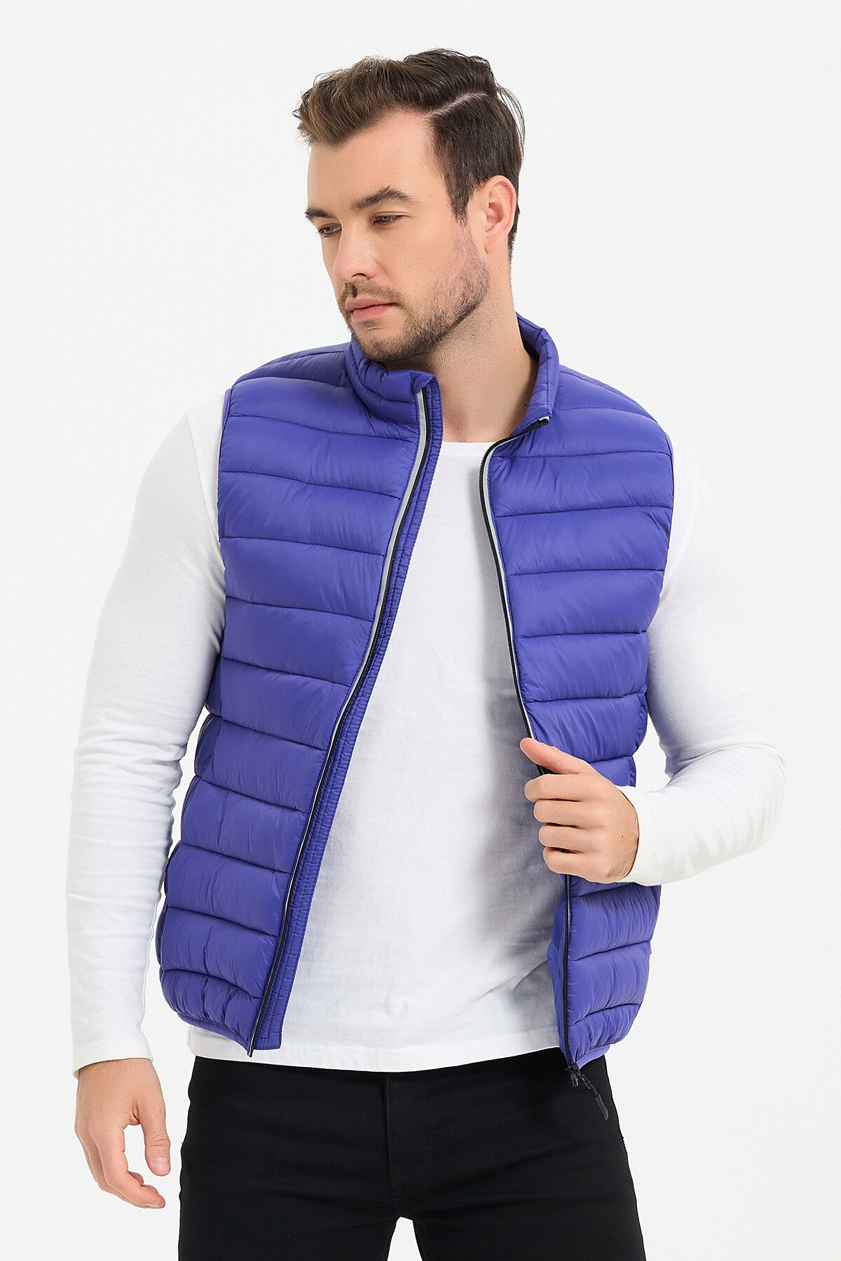 Wholesaler KYMAXX - Sleeveless down jacket Model mid-season light and compact