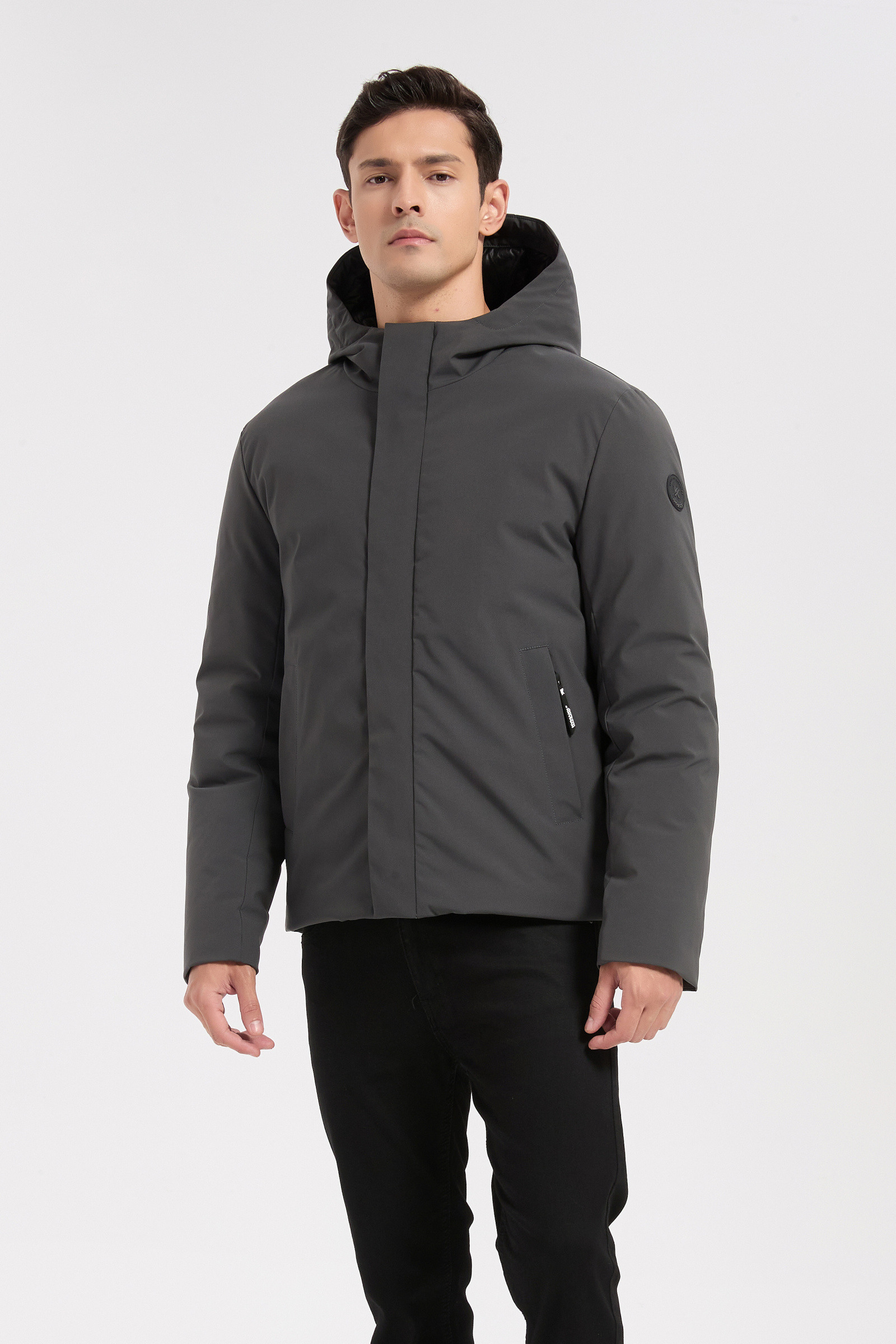 Grossista KYMAXX - Parka corta trapuntata da uomo con cappuccio