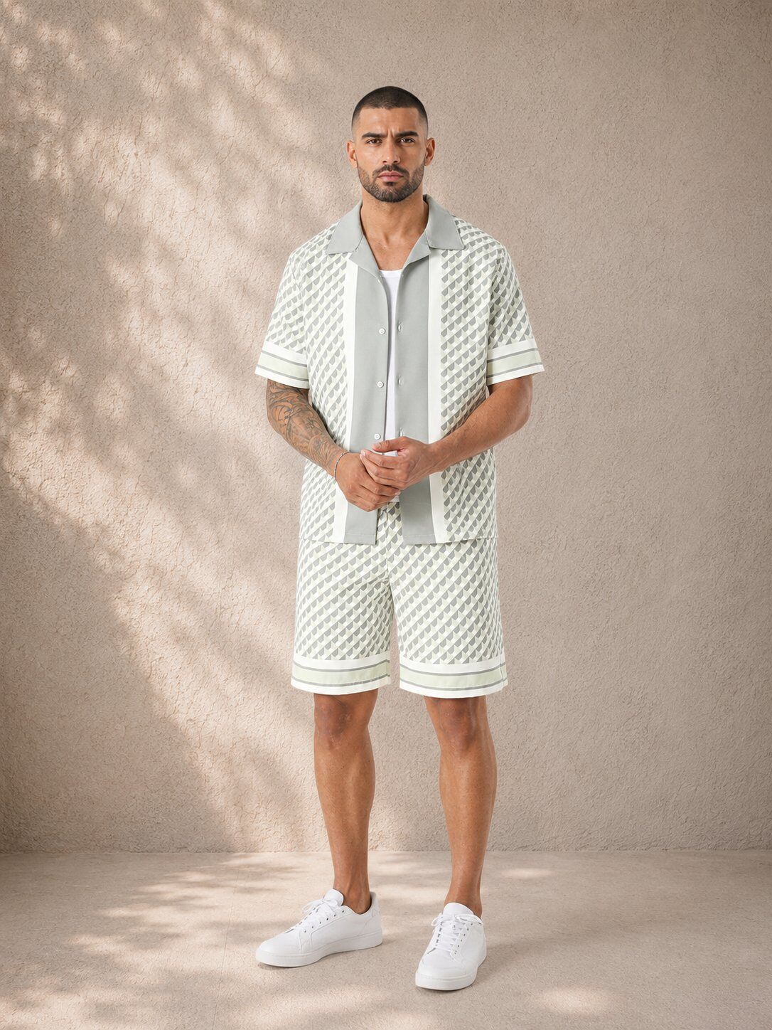 Grossista KZR - Completo camicia e pantaloncini con motivo