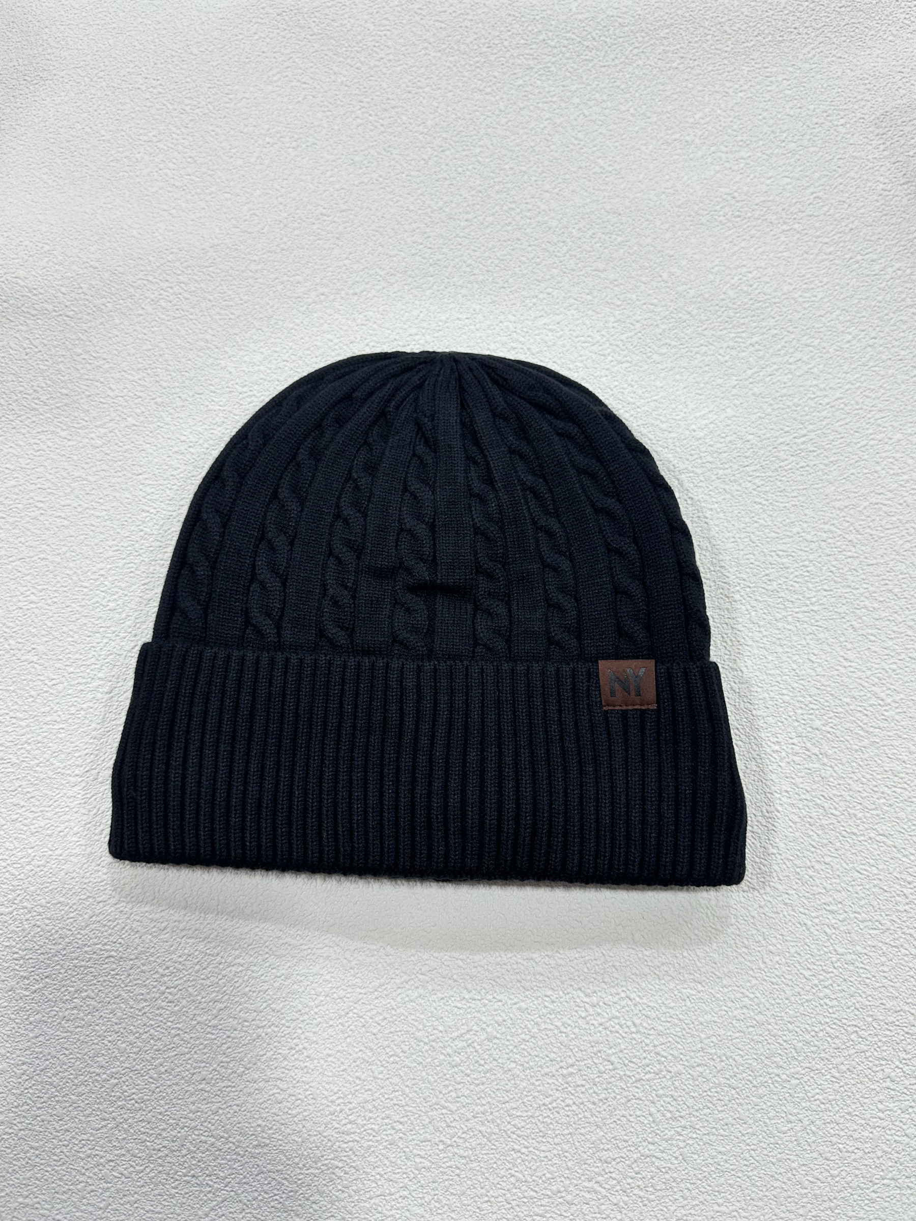 Grossiste LEXA PLUS - Bonnet tricoté double fourré torsadé avec logo NY