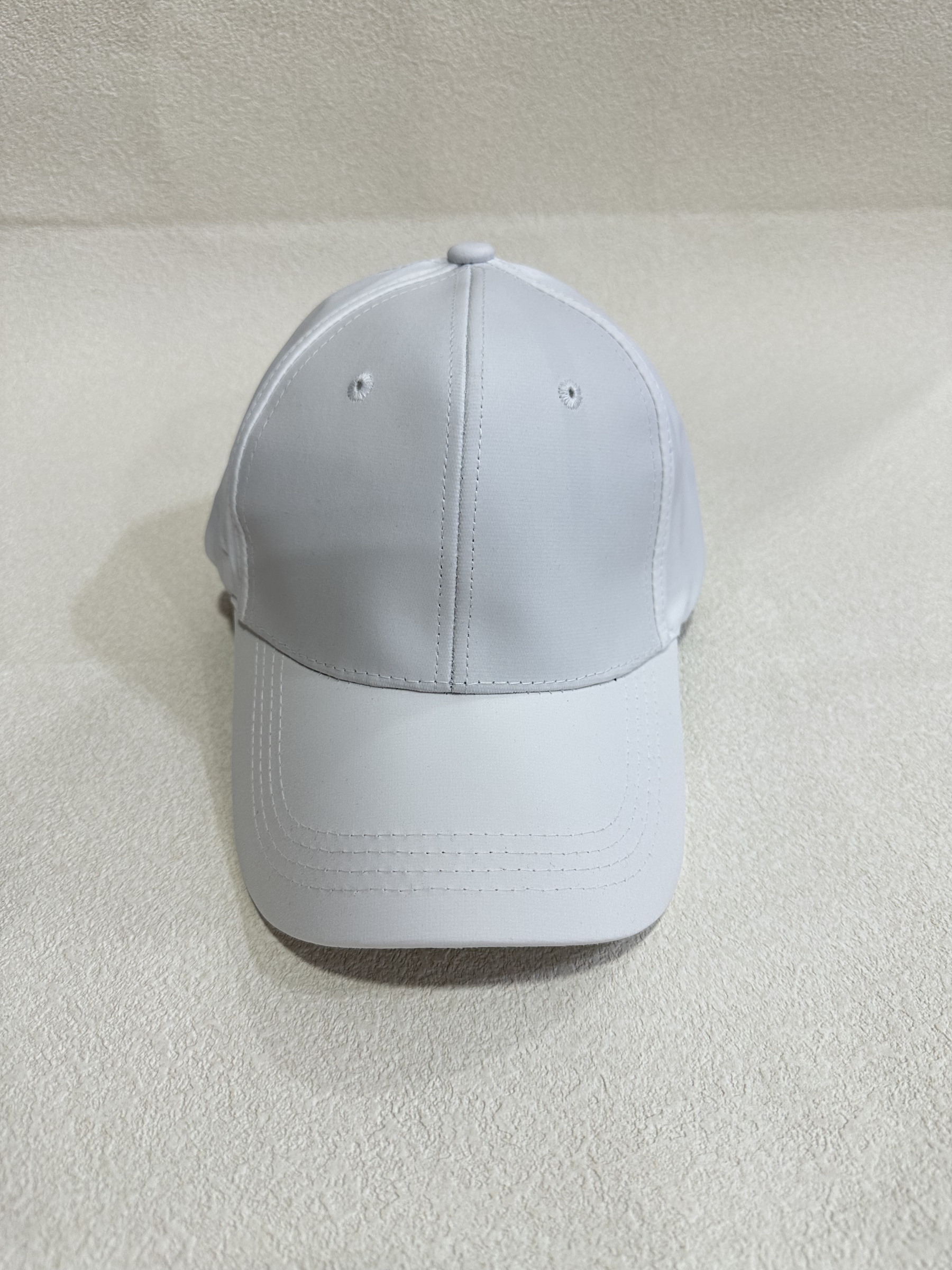 Grossiste LEXA PLUS - Casquette avec arrière plate sans ouverture