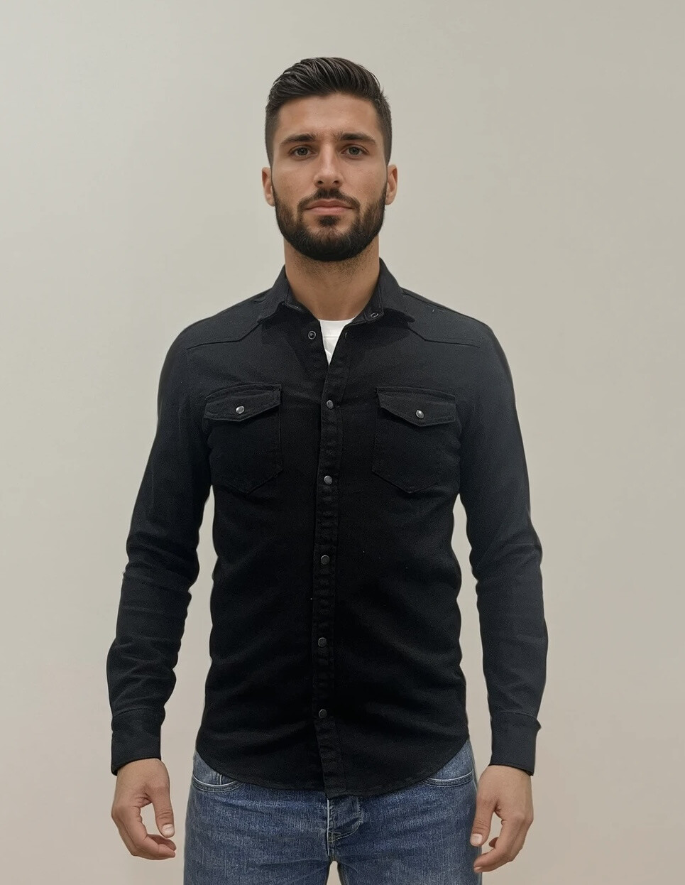 Grossiste Lysande - Chemise en jean noir cintrée pour homme
