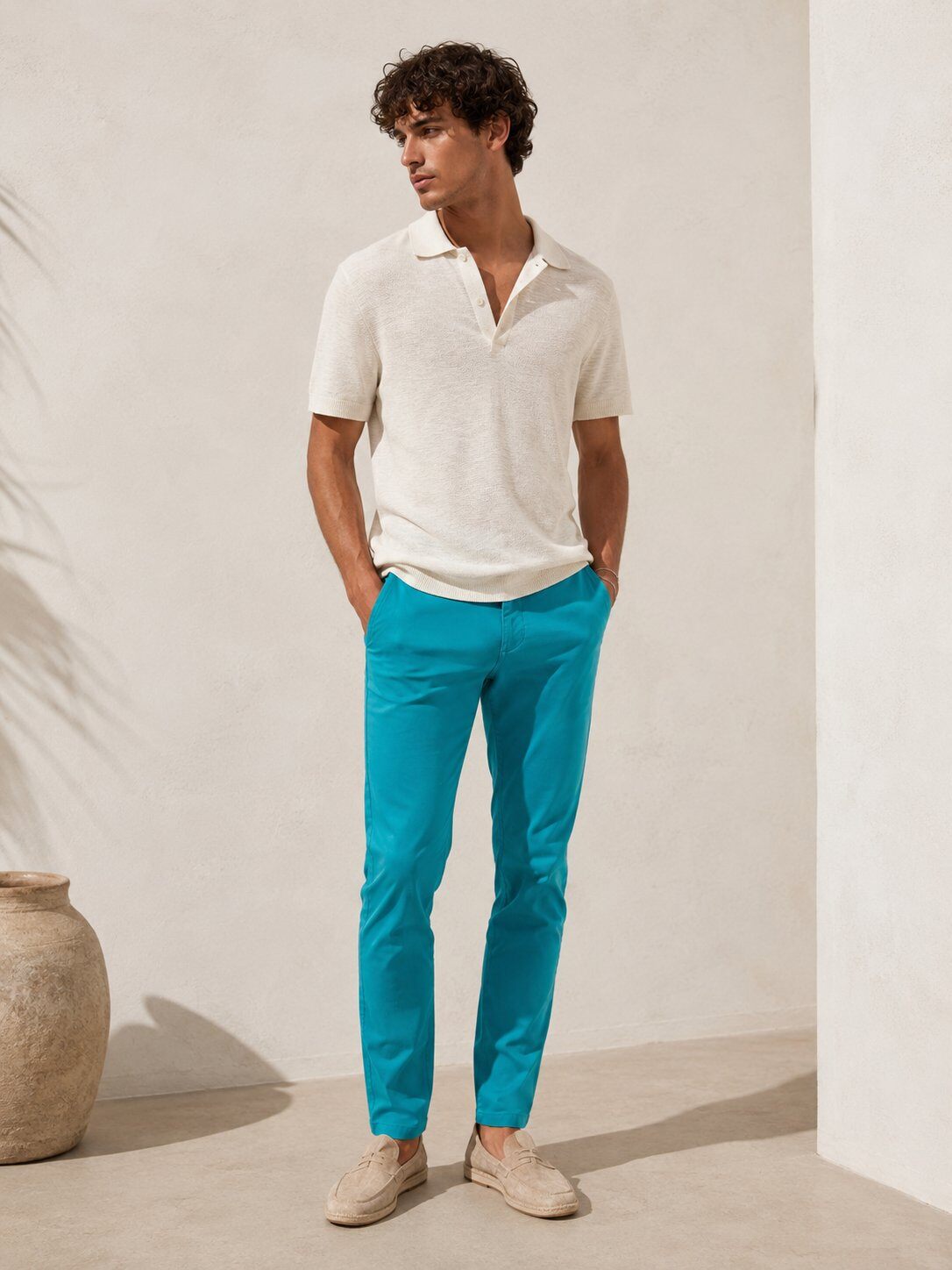 Mayorista Lysande - Pantalones chinos de hombre de corte ajustado en color Azul Riviera.