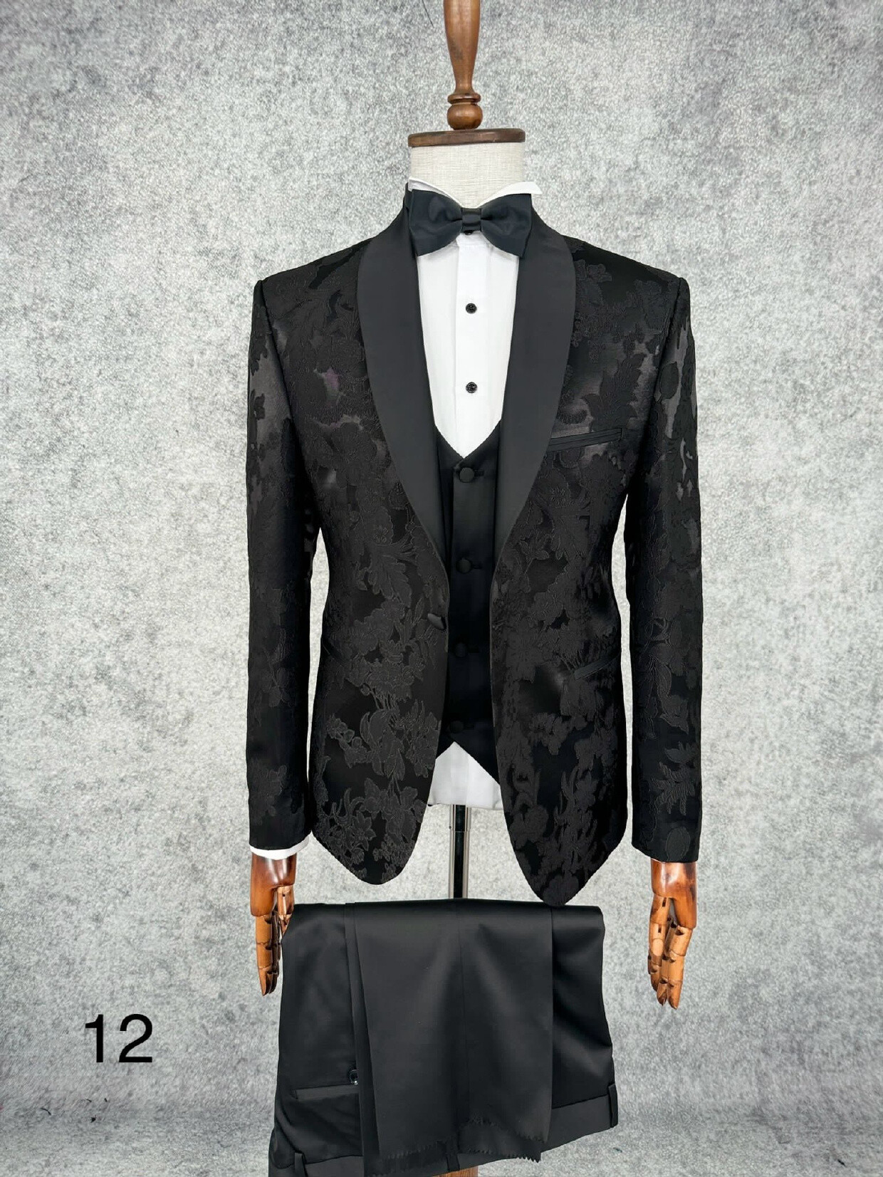 Grossiste MACKTEN - Costume 3pcs cérémonie brodé
