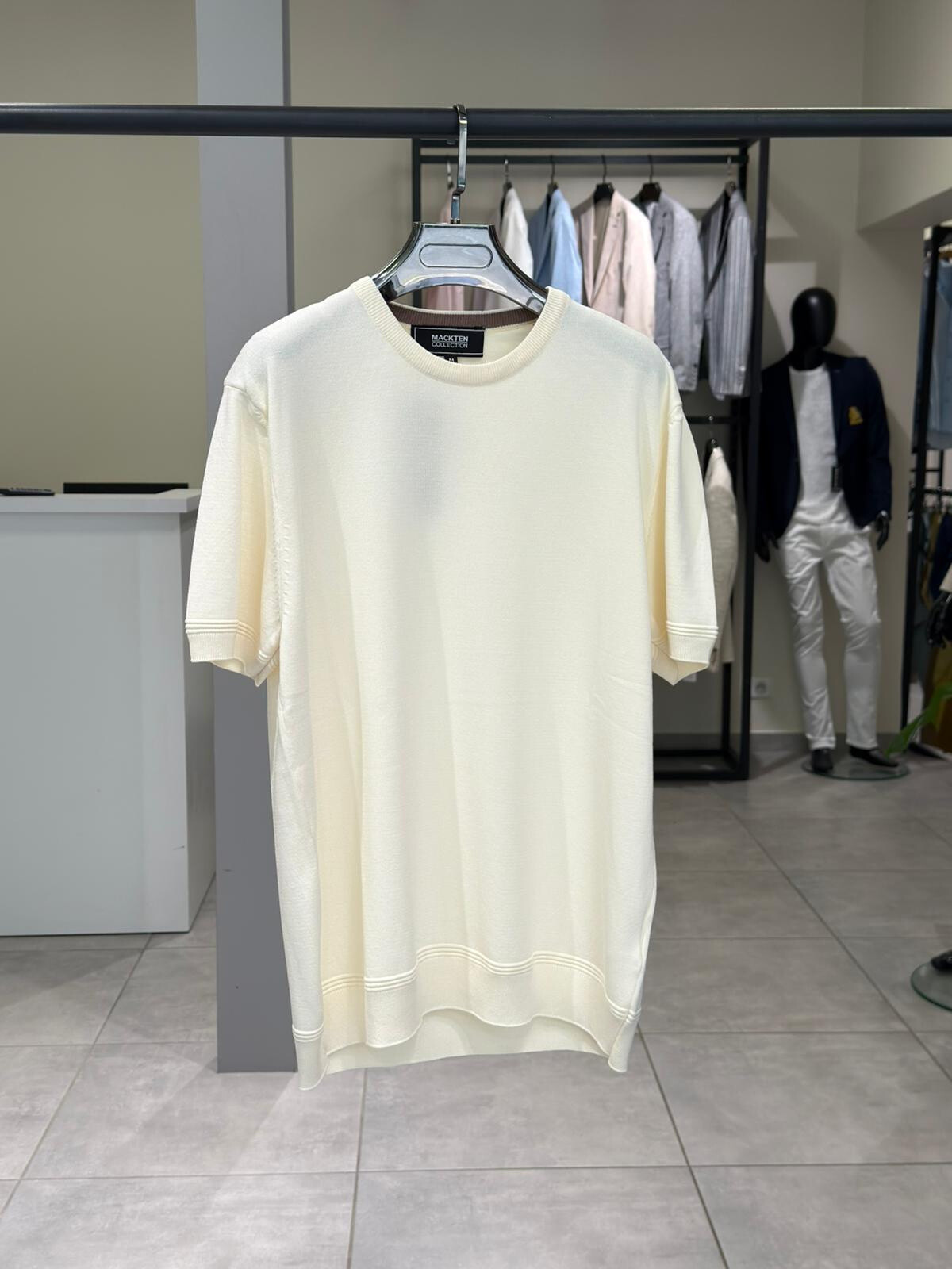Grossiste MACKTEN - T-shirt maille homme ecru