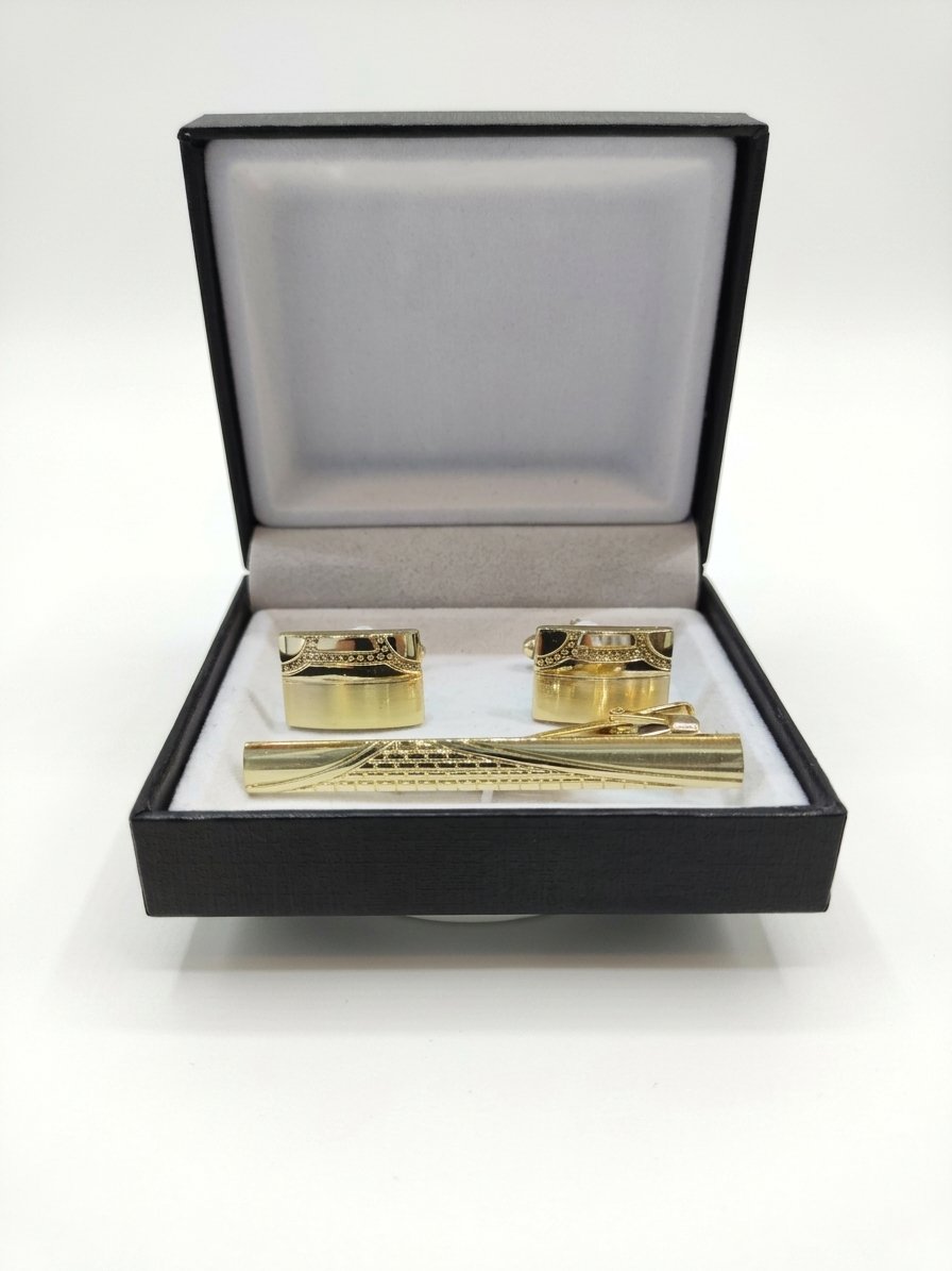 Grossiste Massiliano Sergio - Coffret bouton manchette avec une pince cravate Massiliano Sergio Grossiste Massiliano Sergio - Coffret bouton manchette avec une pince cravate Massiliano Sergio