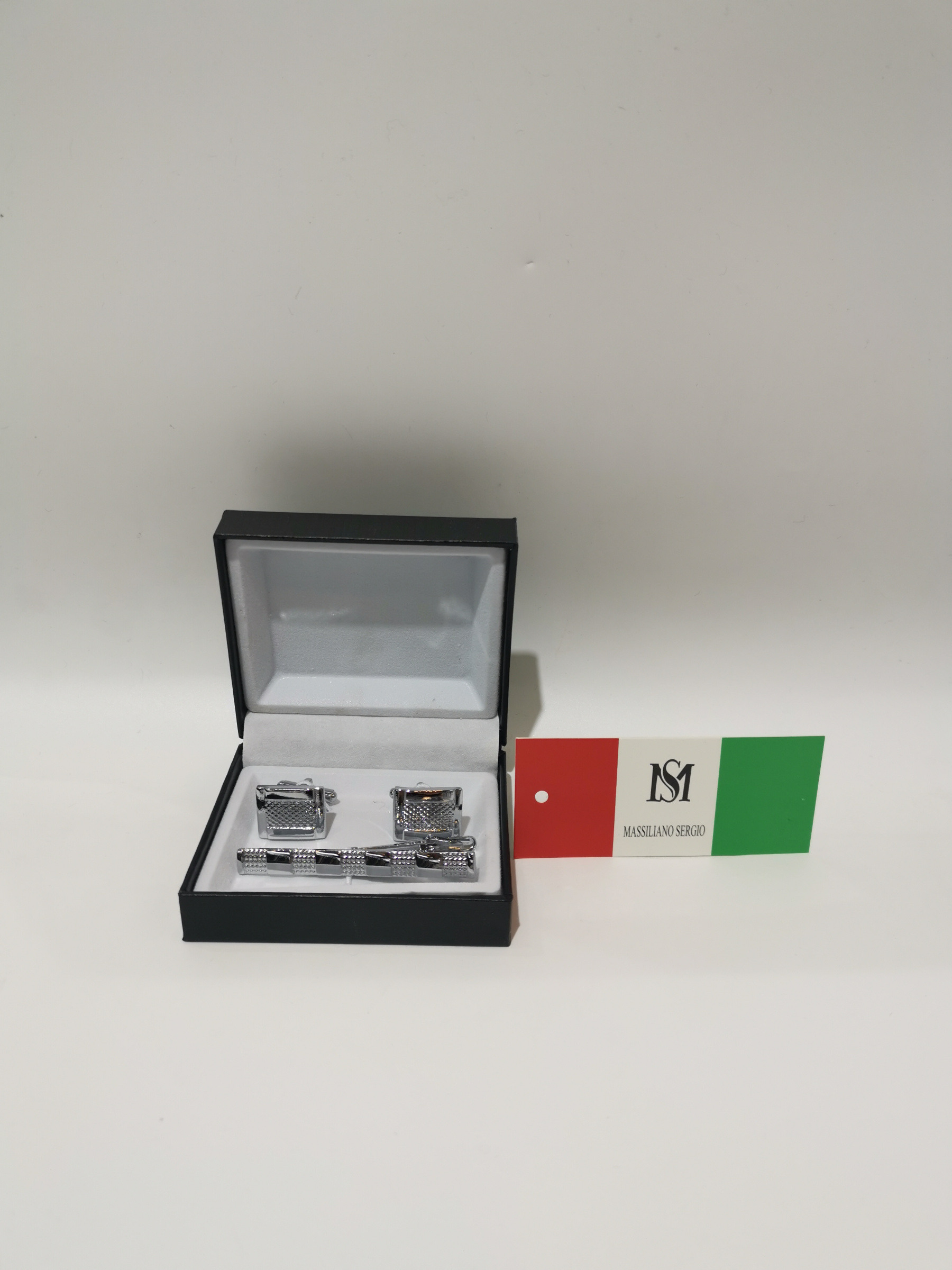 Großhändler Massiliano Sergio - Manschettenknopf-Set mit Krawattenklammer von Massiliano Sergio