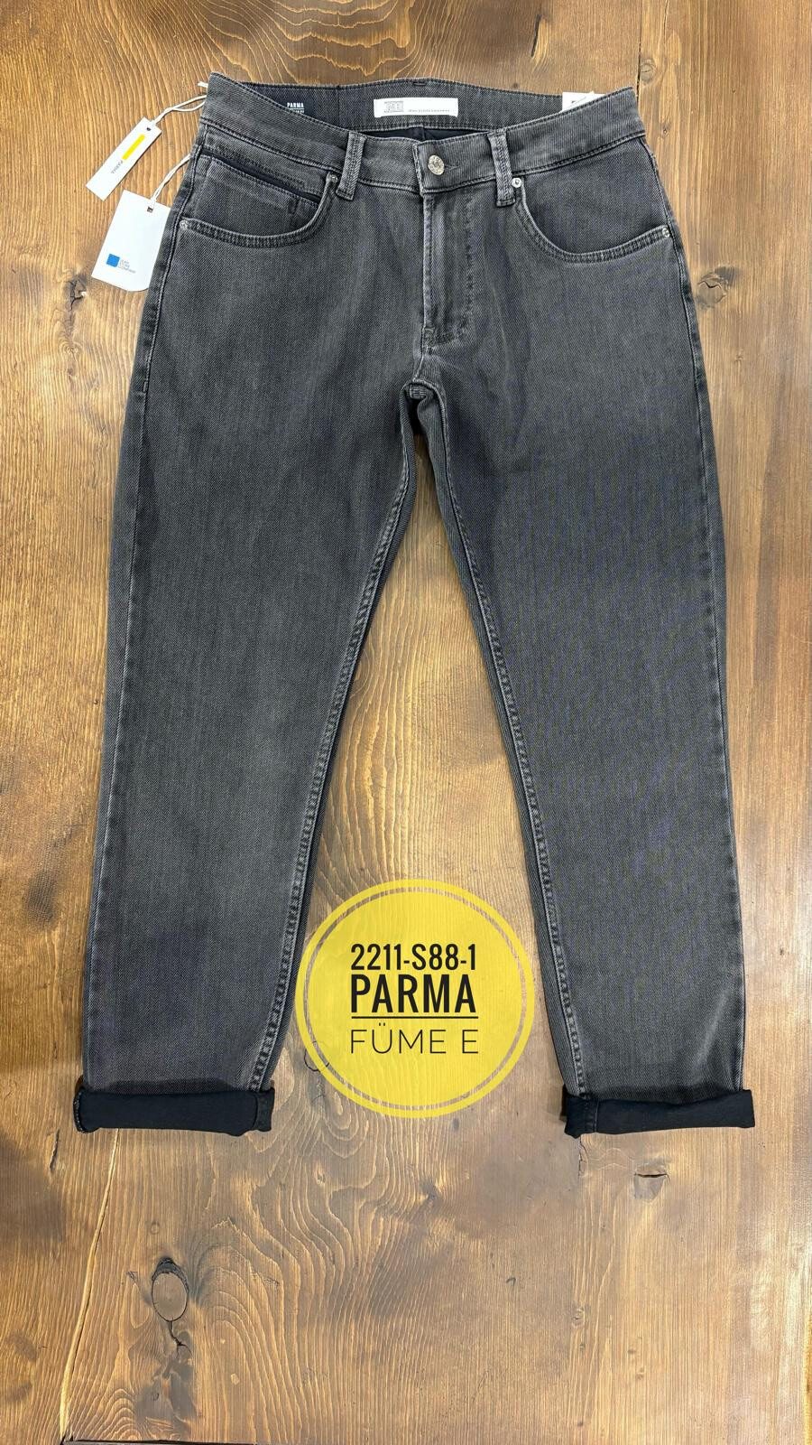 Grossiste MAX 8 - JEANS GRIS DÉLAVÉ REGULAR FIT