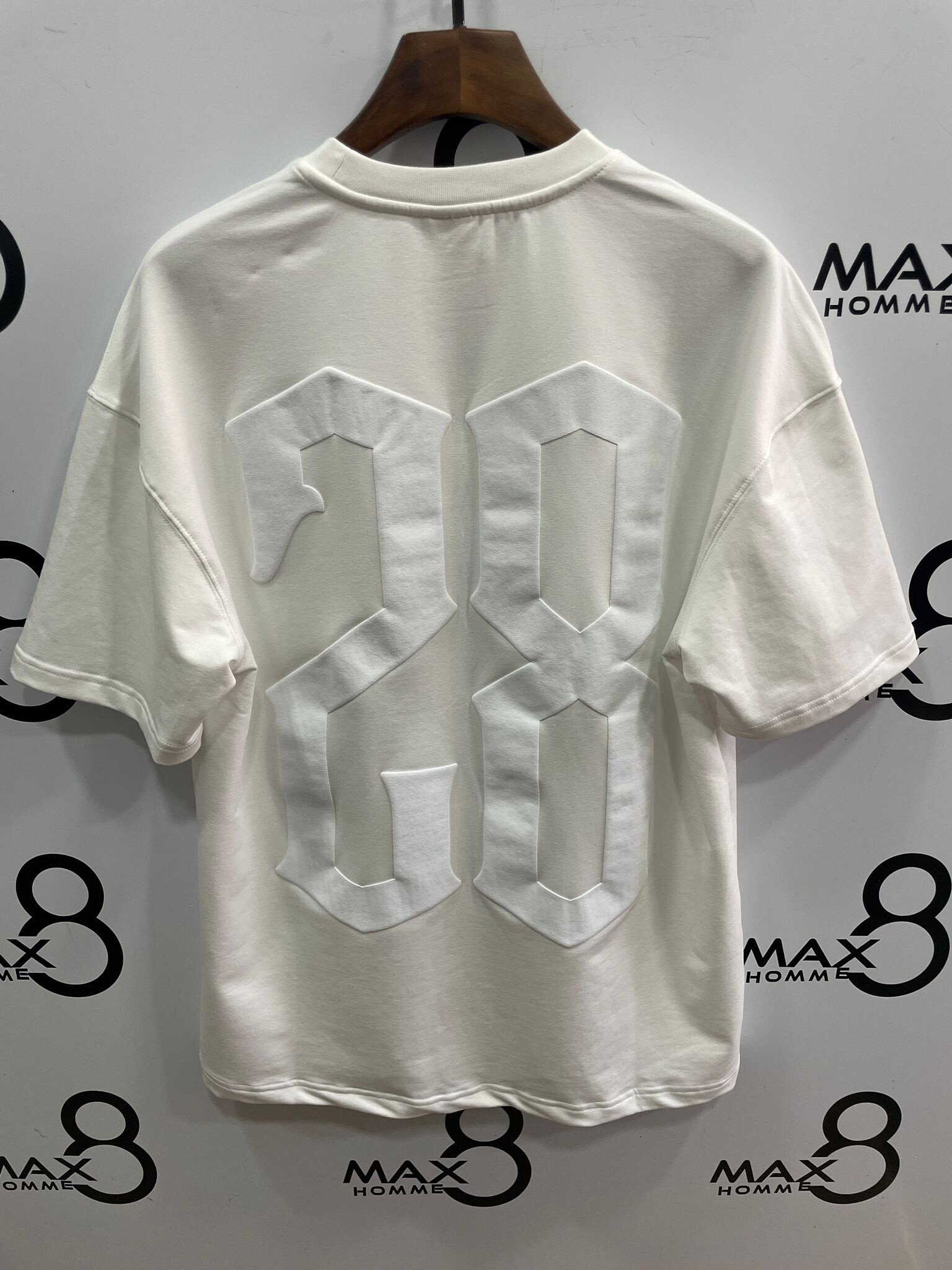 Grossiste MAX 8 - T-SHIRT COL ROND IMPRIMÉ