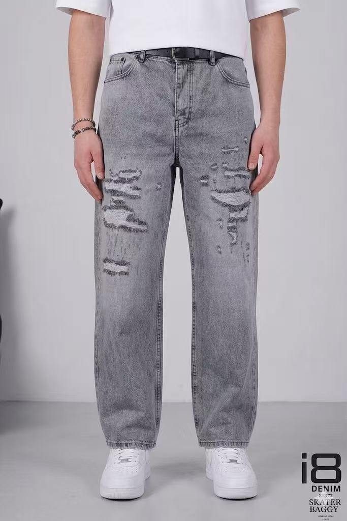 Großhändler Mentex Homme - Baggy-Jeans zeichnen sich durch ihren ultraweiten Schnitt und fließenden Fall aus