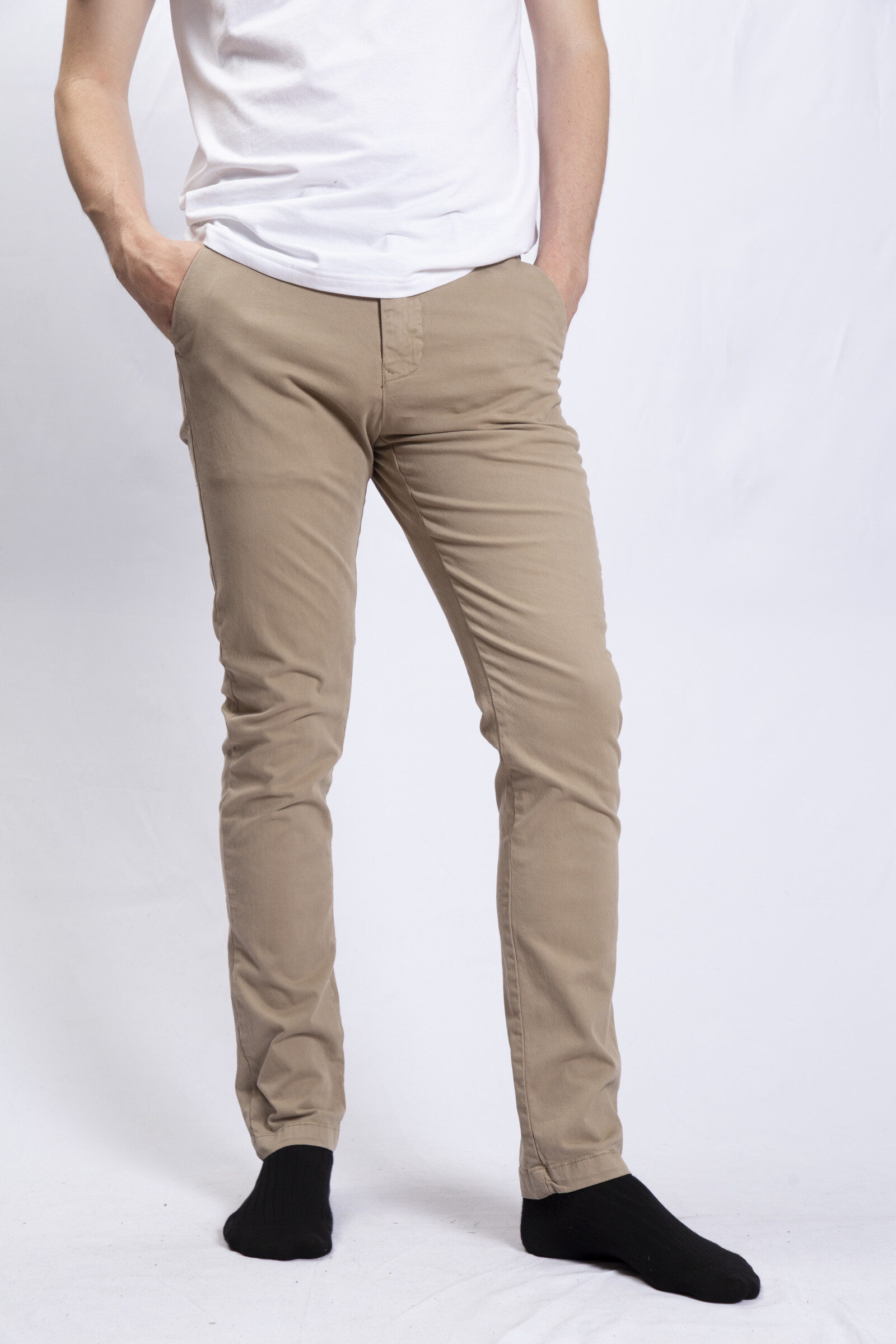 Grossiste Mentex Homme - Pantalon chinos coupe regular simple uni