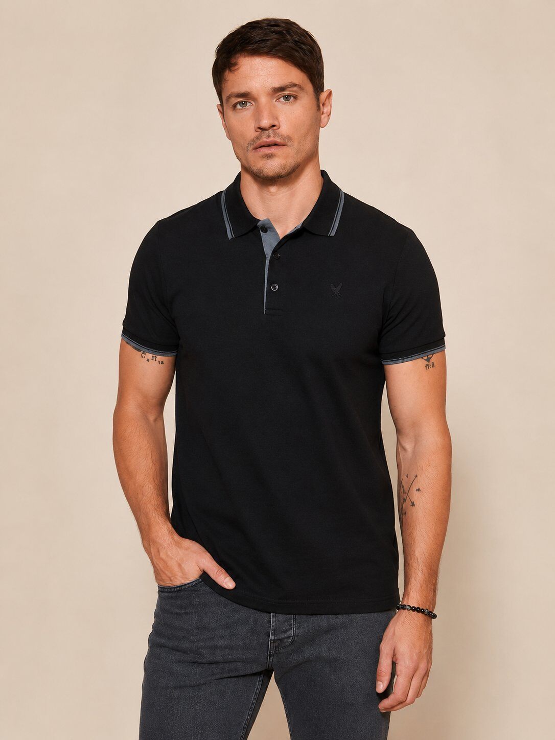 Grossista Mentex Homme - Polo Nero con Colletto a Contrasto Chic