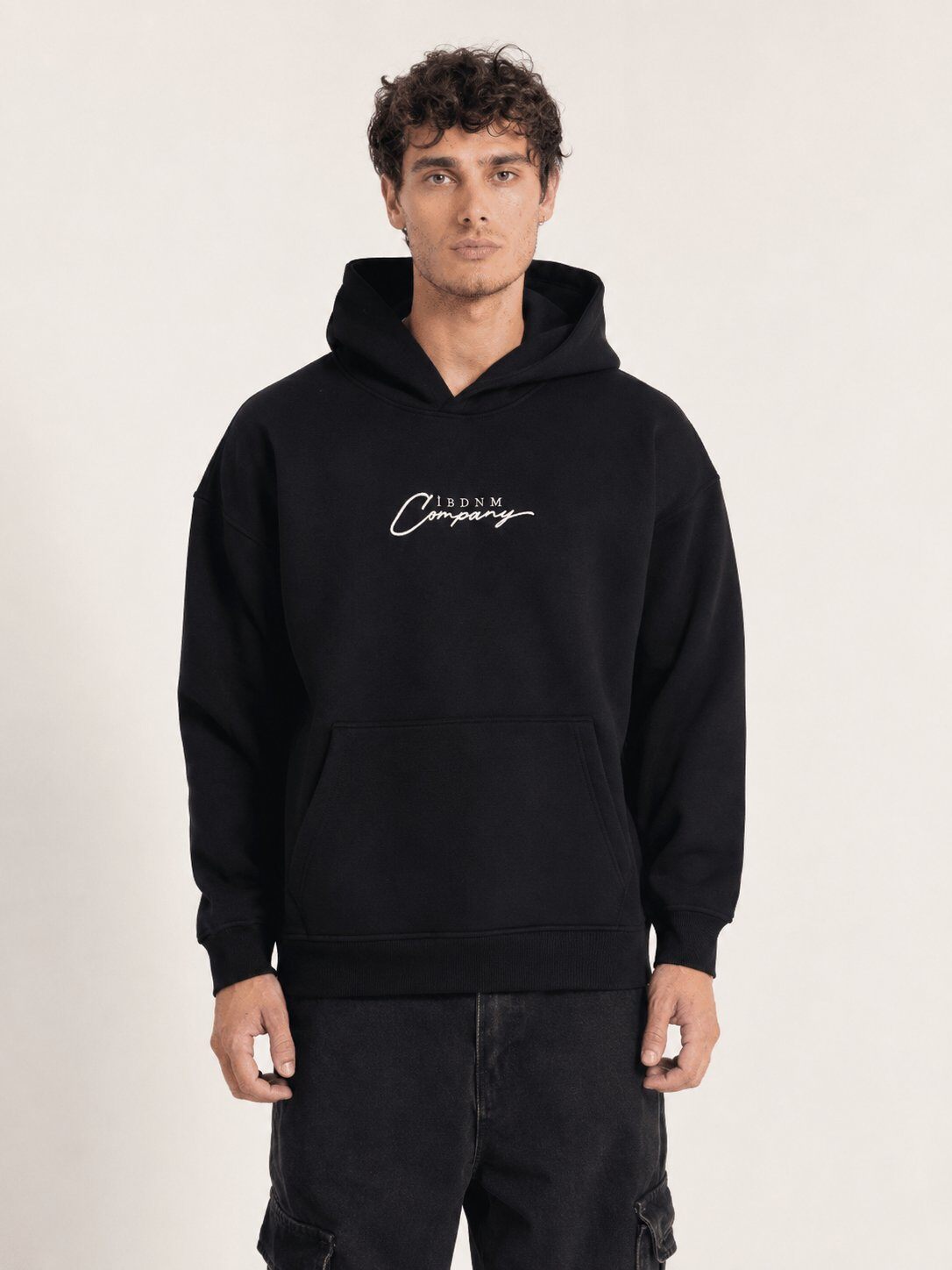 Grossista Mentex Homme - Felpa con Cappuccio Nera Grafica