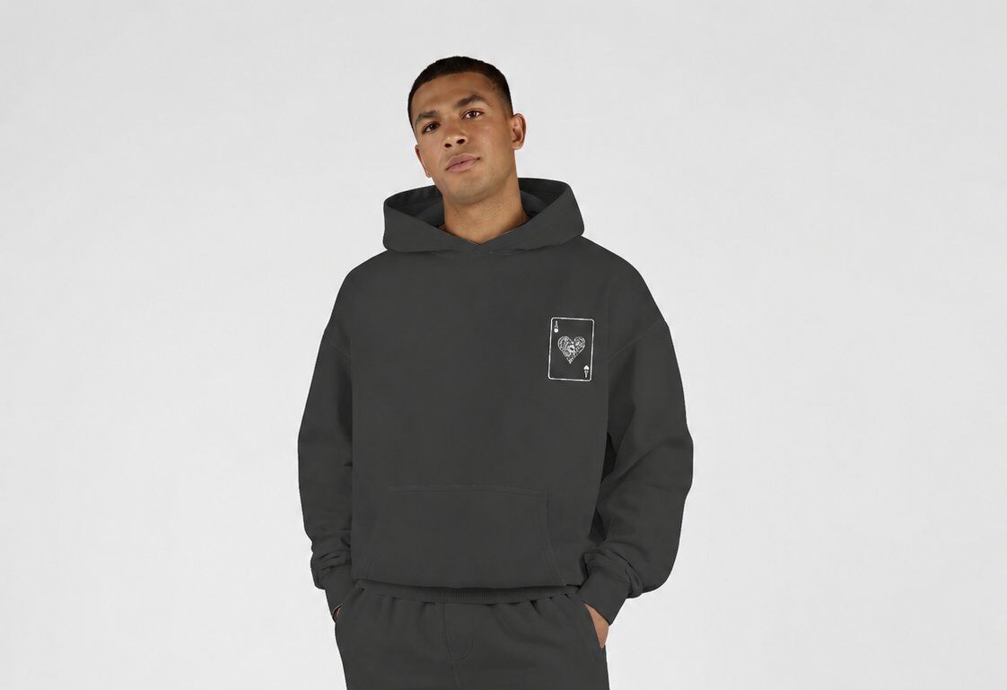 Grossista Mentex Homme - Felpa con Cappuccio Nera Oversize con Testo sul Retro