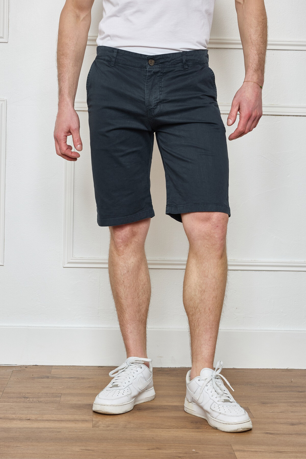 Wholesaler Mentex Homme - Bermuda simple uni man two buttoned rear pockets