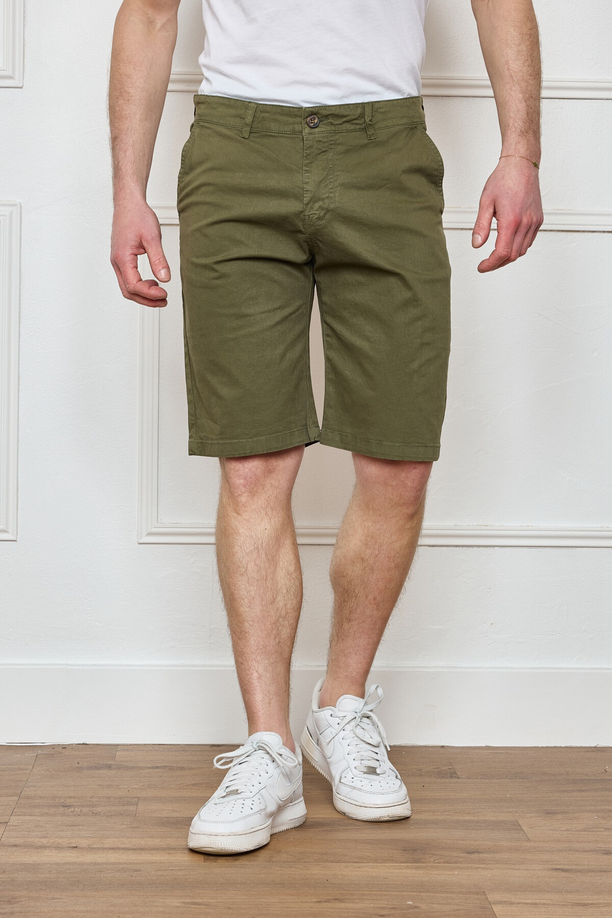 Grossiste Mentex Homme - Bermuda simple uni homme deux poches arrières boutonnées