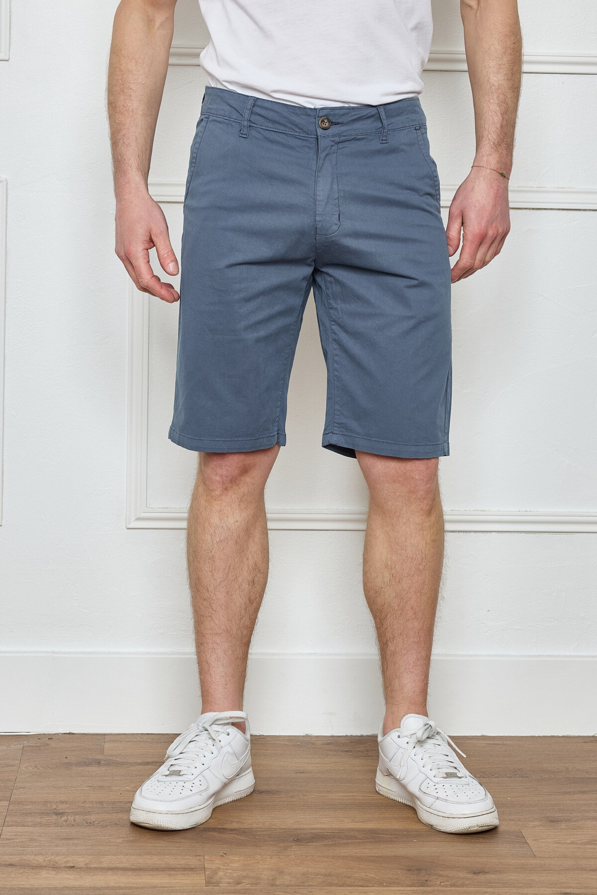Wholesaler Mentex Homme - Bermuda simple uni man two buttoned rear pockets