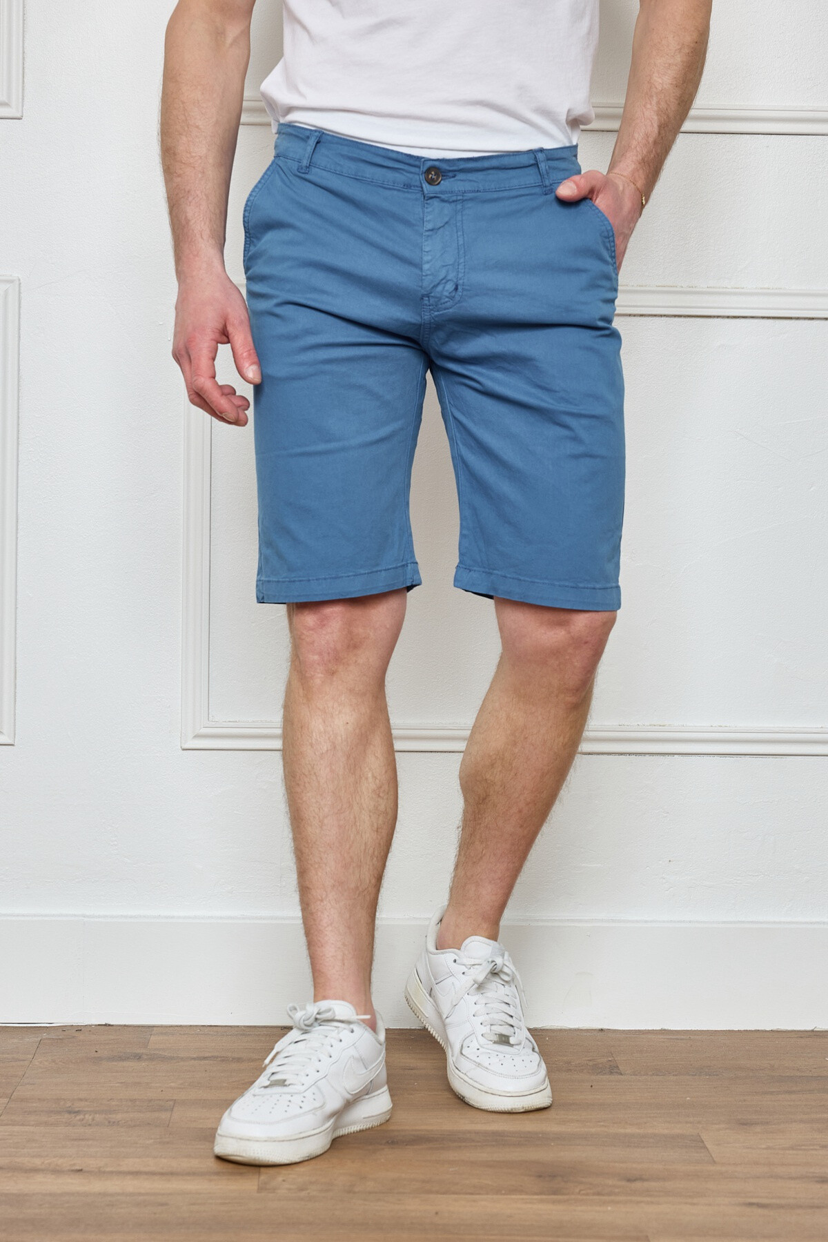 Wholesaler Mentex Homme - Bermuda simple uni man two buttoned rear pockets