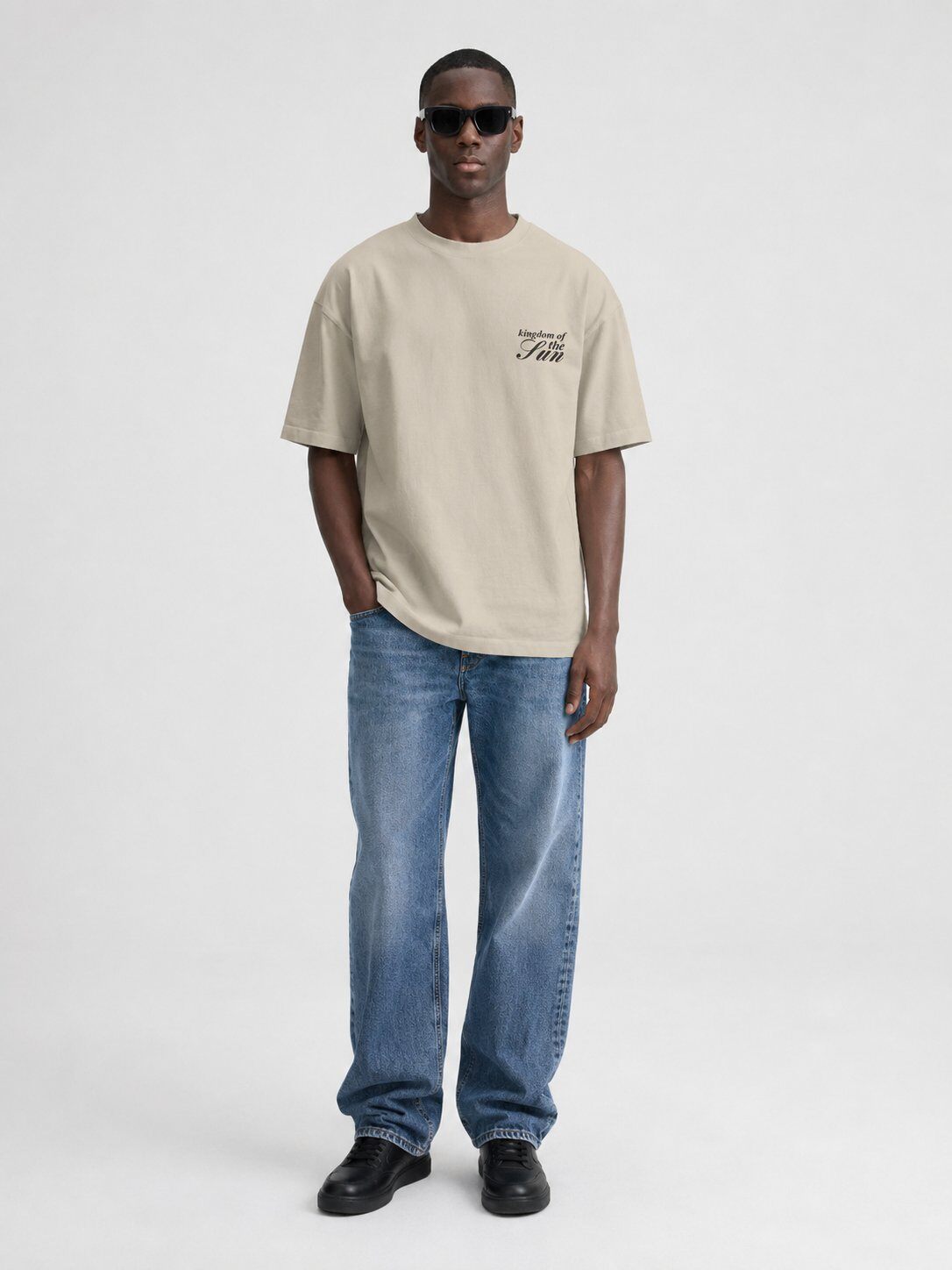 Grossista Mentex Homme - T-shirt Beige Oversize con Testo Floreale