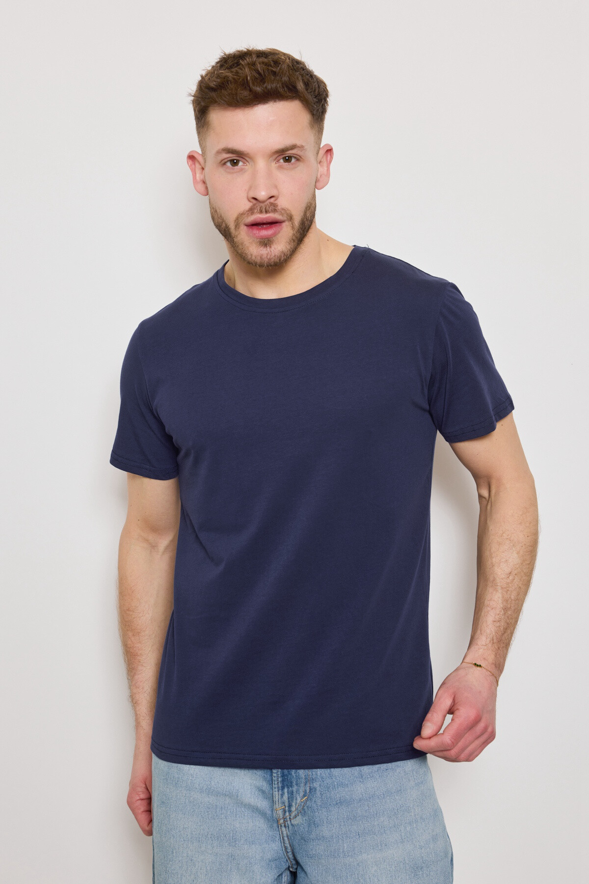 Grossiste Mentex Homme - T-SHIRT UNI SIMPLE HOMME COL ROND MANCHE COURT