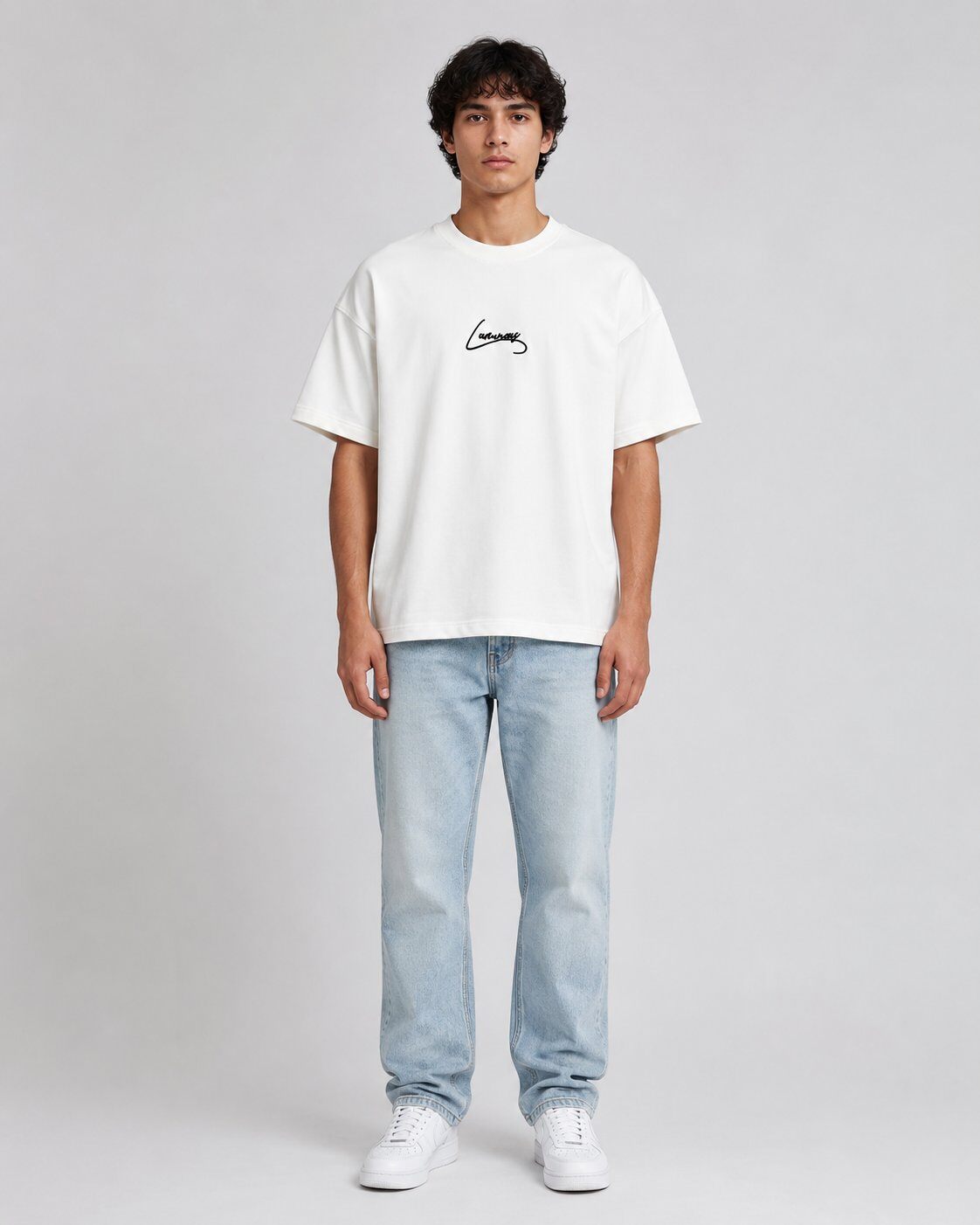 Mayorista Mentex Homme - Camiseta Blanca con Bordado Moderno