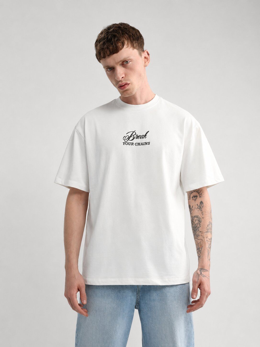 Wholesaler Mentex Homme - White T-shirt with Front and Back Graphic