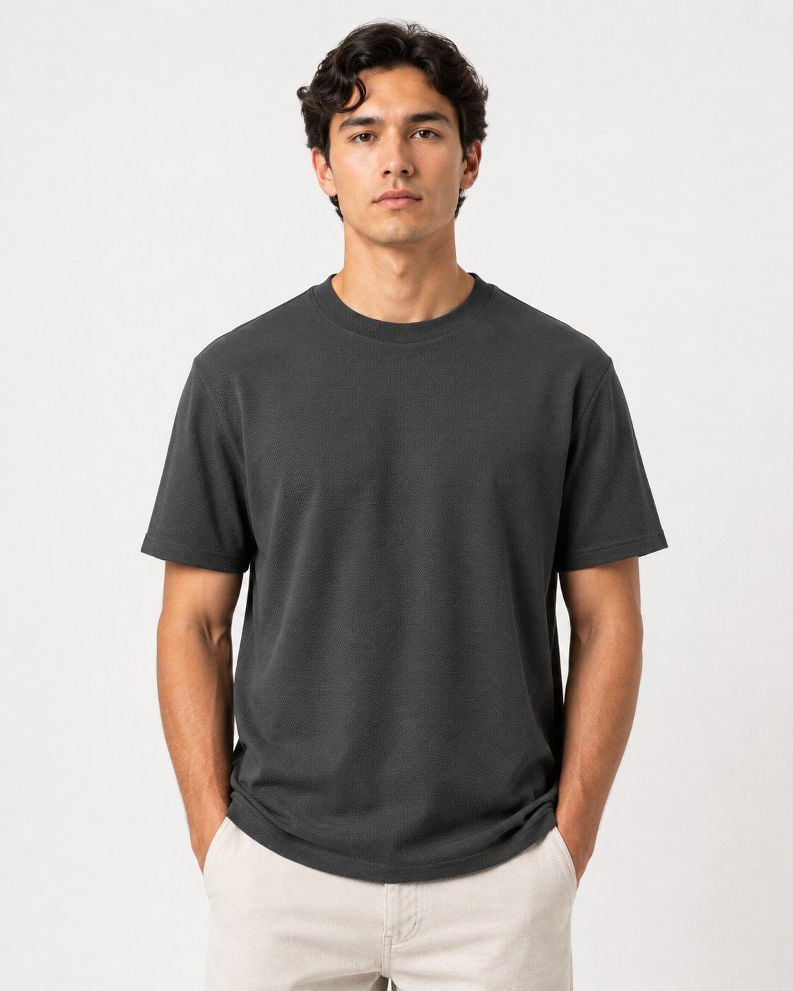 Grossista Mentex Homme - T-shirt Nera Testurizzata Minimalista