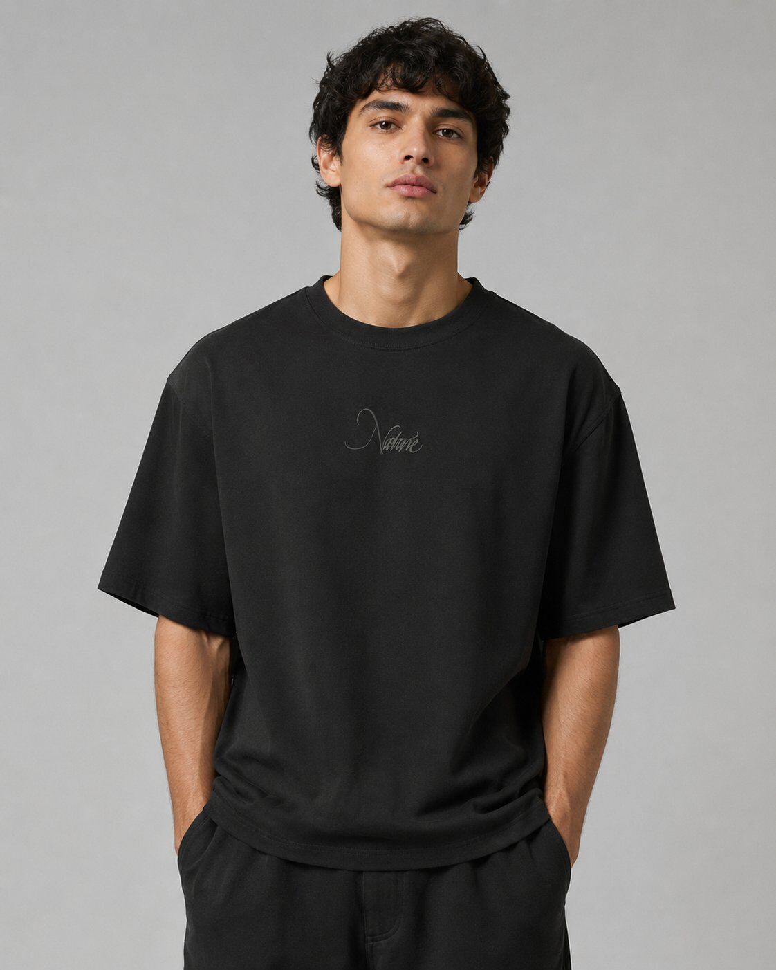 Grossista Mentex Homme - T-shirt Nera Oversize Minimalista