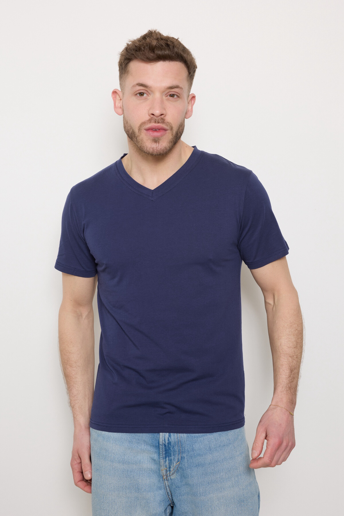 Grossiste Mentex Homme - T-SHIRT UNI SIMPLE HOMME COL V MANCHE COURT
