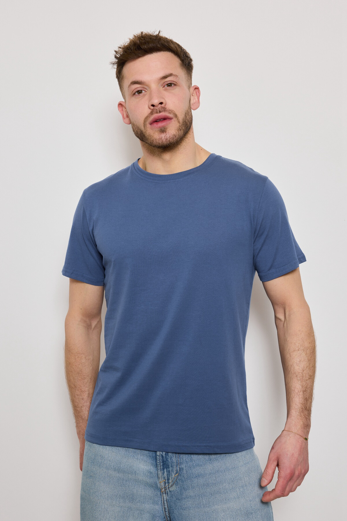 Grossiste Mentex Homme - T-SHIRT UNI SIMPLE HOMME COL ROND MANCHE COURT