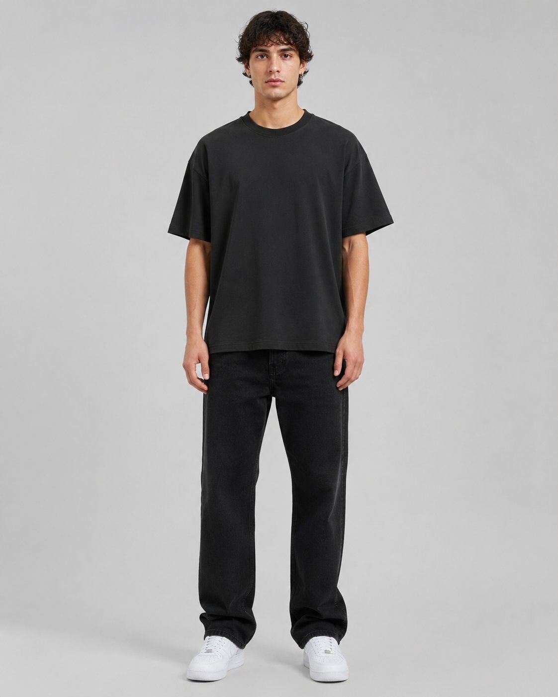 Großhändler Mentex Homme - Minimalistisches Oversize-Schwarzes T-Shirt