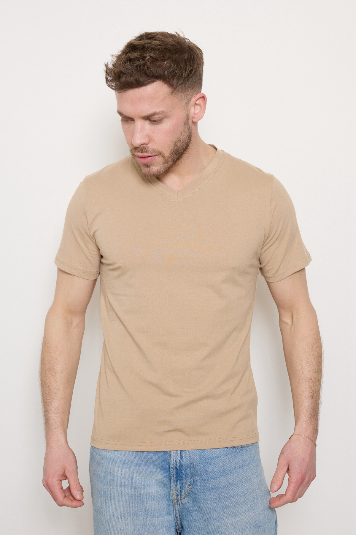 Grossiste Mentex Homme - T-SHIRT UNI SIMPLE HOMME COL V MANCHE COURT