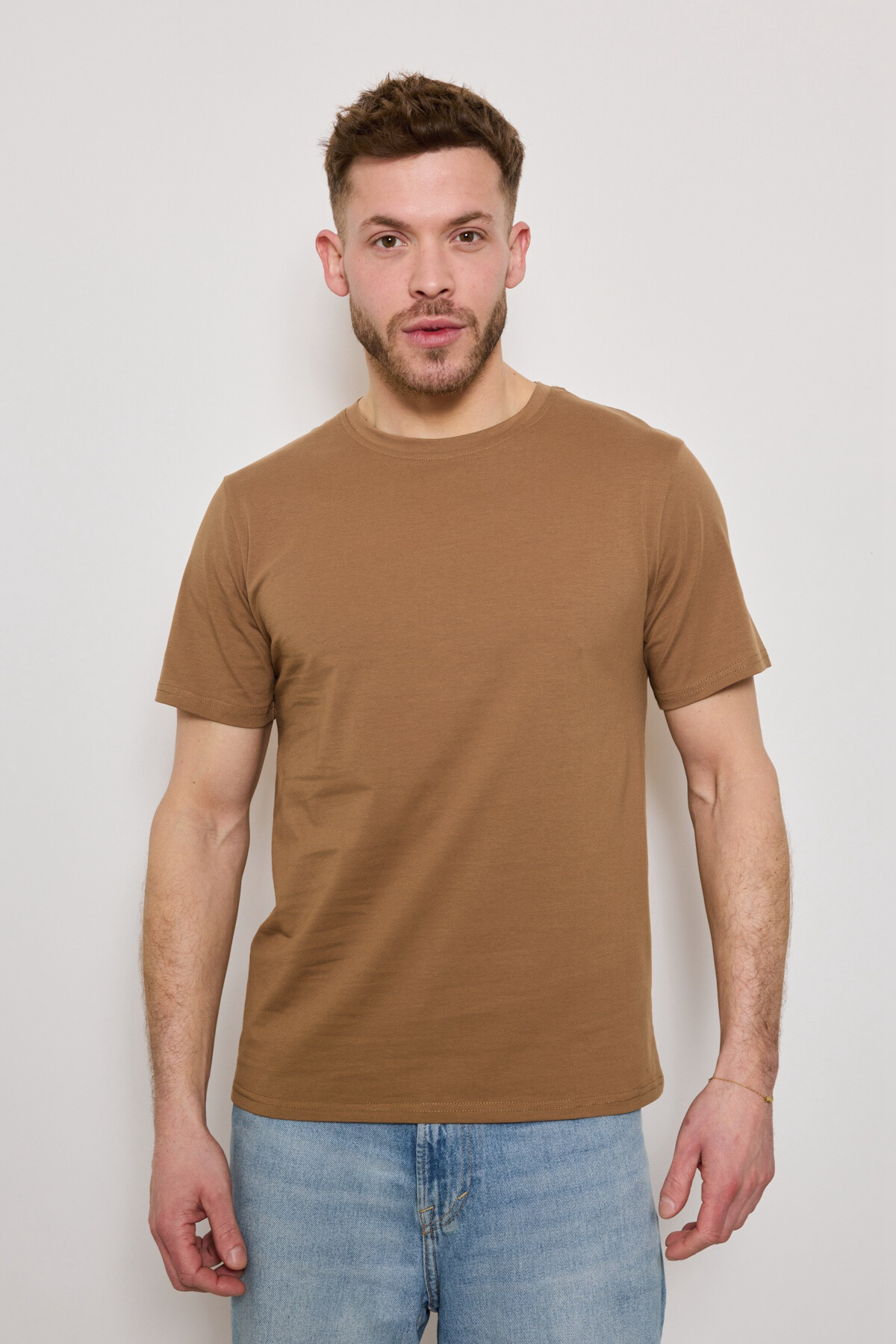 Grossiste Mentex Homme - T-SHIRT UNI SIMPLE HOMME COL ROND MANCHE COURT
