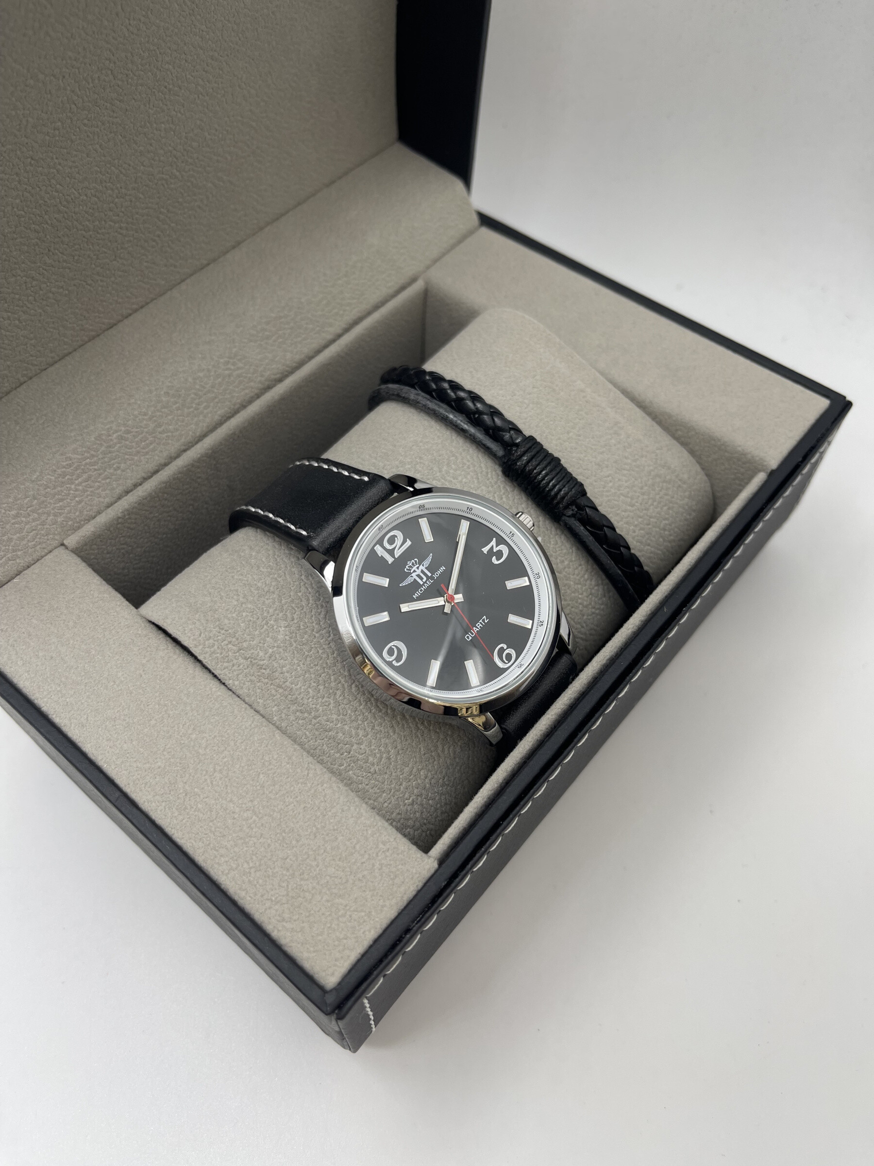 Wholesaler Michael John Montres - Michael John men's watch box with steel jewelry